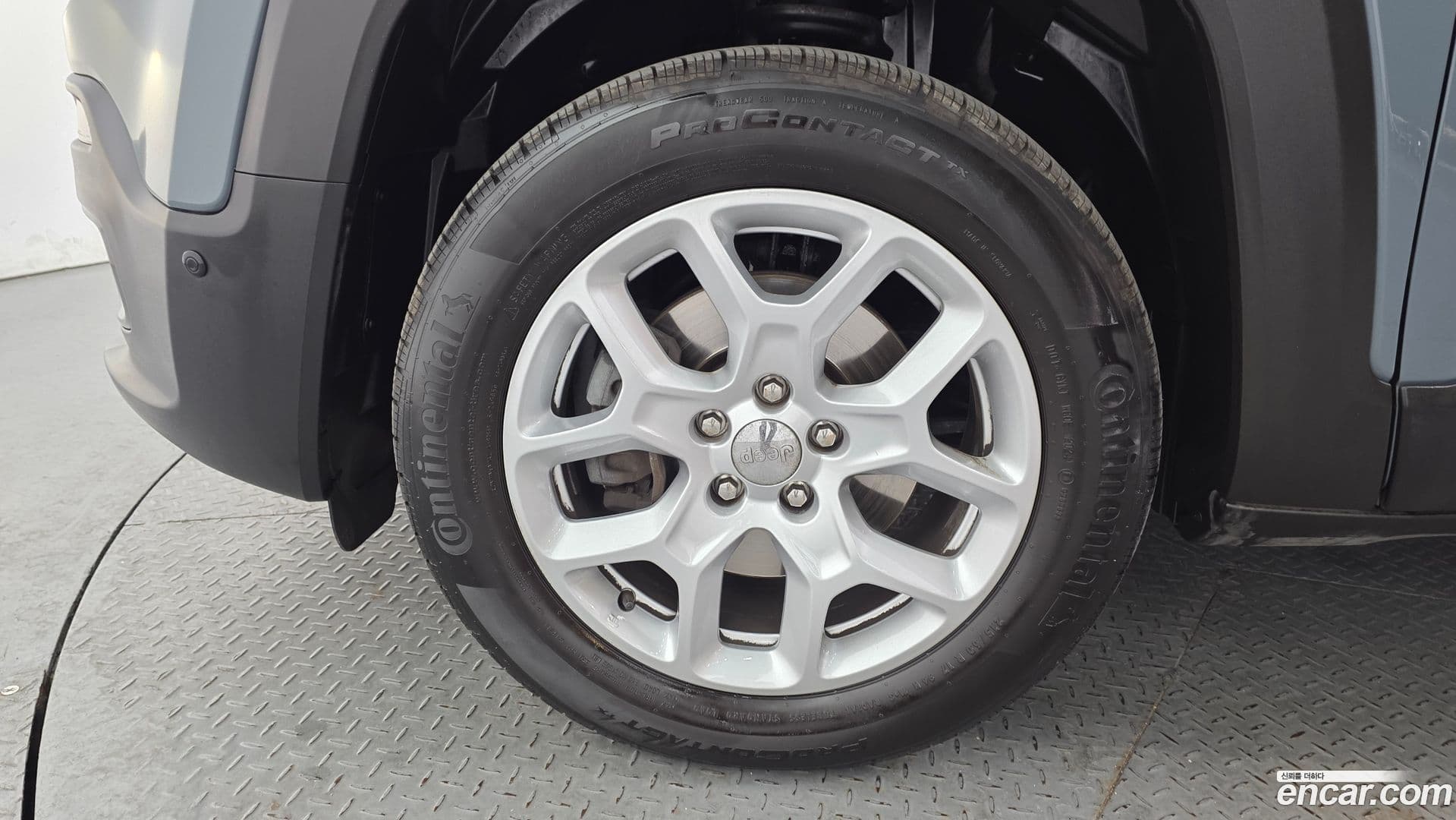 Main__Slider__Photo:Renegade Jeep 2018.10-4