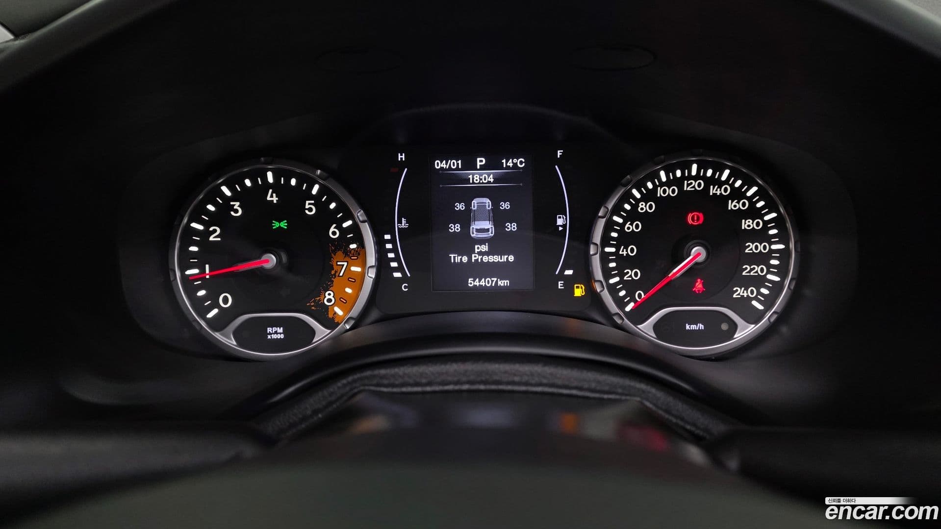 Main__Slider__Photo:Renegade Jeep 2018.10-7