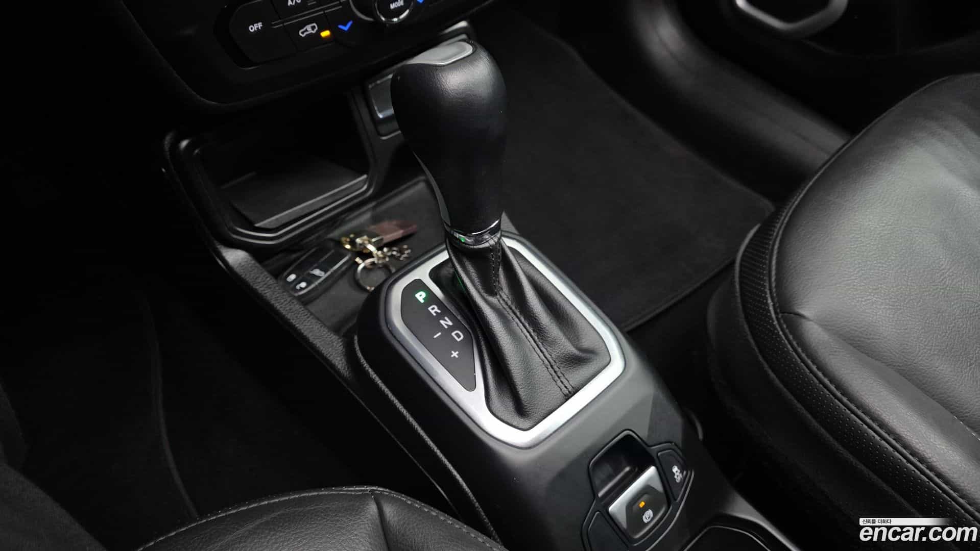 Renegade Jeep 2018.10-INNER-009