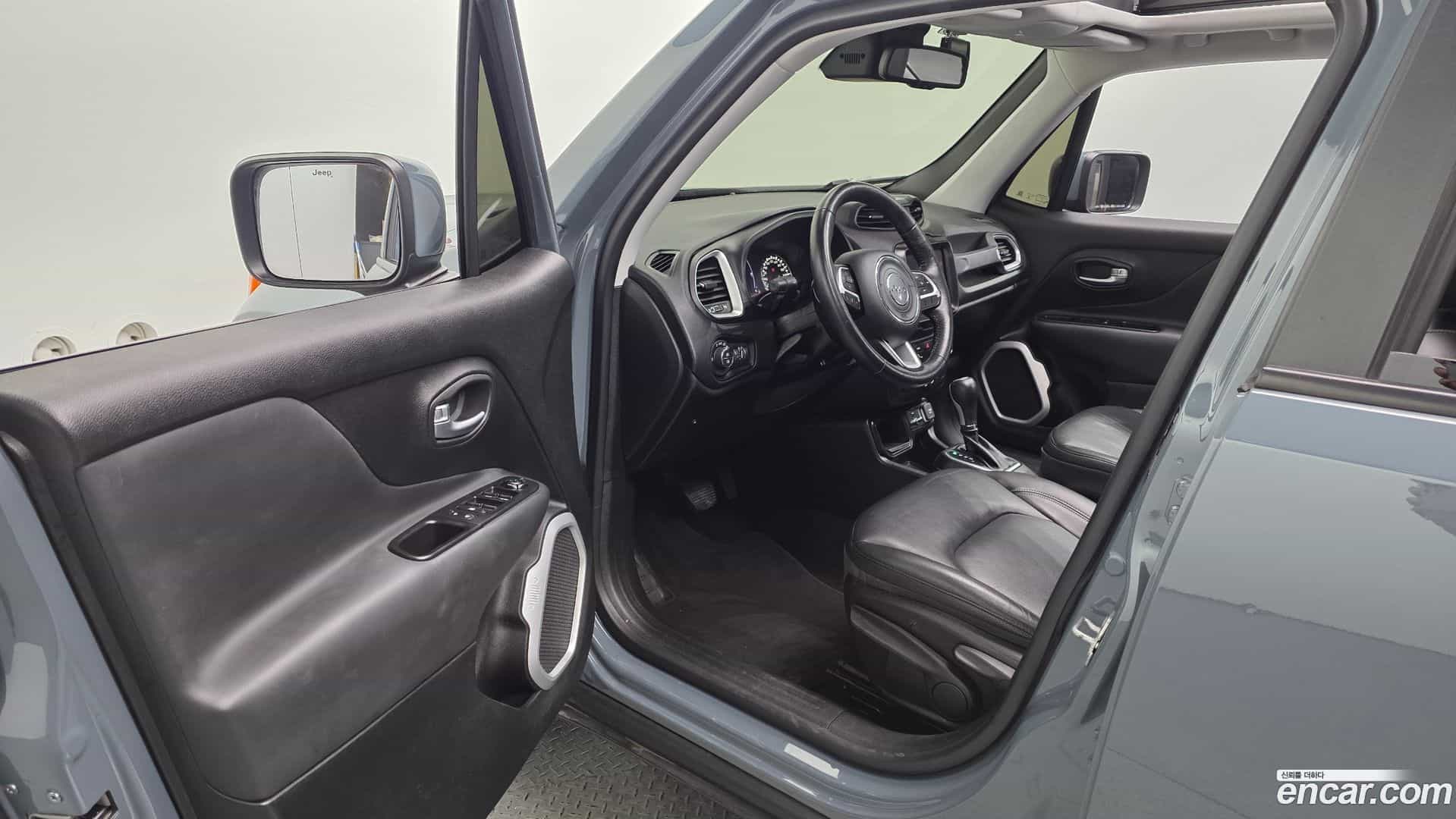 Renegade Jeep 2018.10-INNER-010