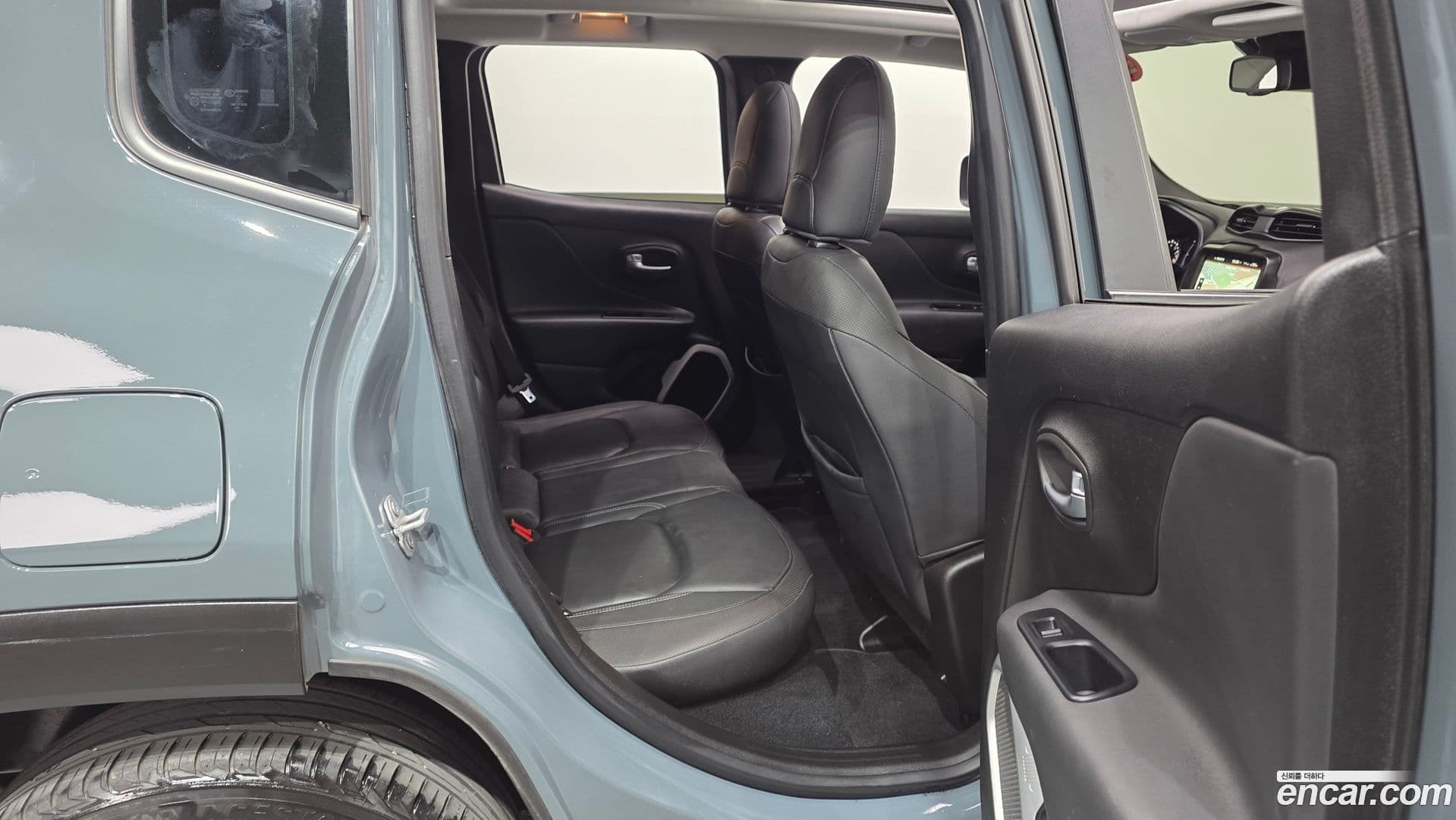 Main__Slider__Photo:Renegade Jeep 2018.10-11