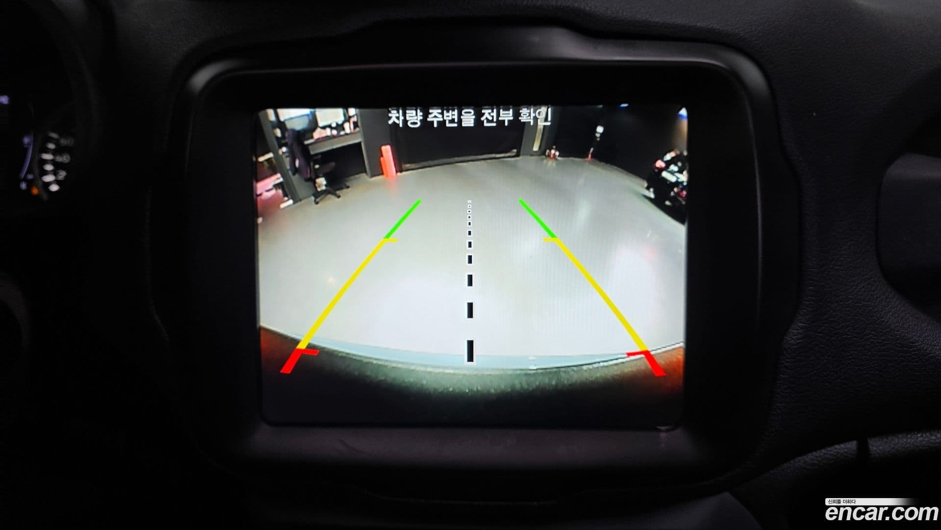 Main__Slider__Photo:Renegade Jeep 2018.10-14