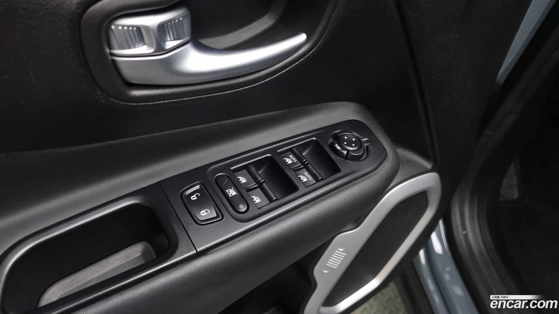 Renegade Jeep 2018.10-OPTION-022