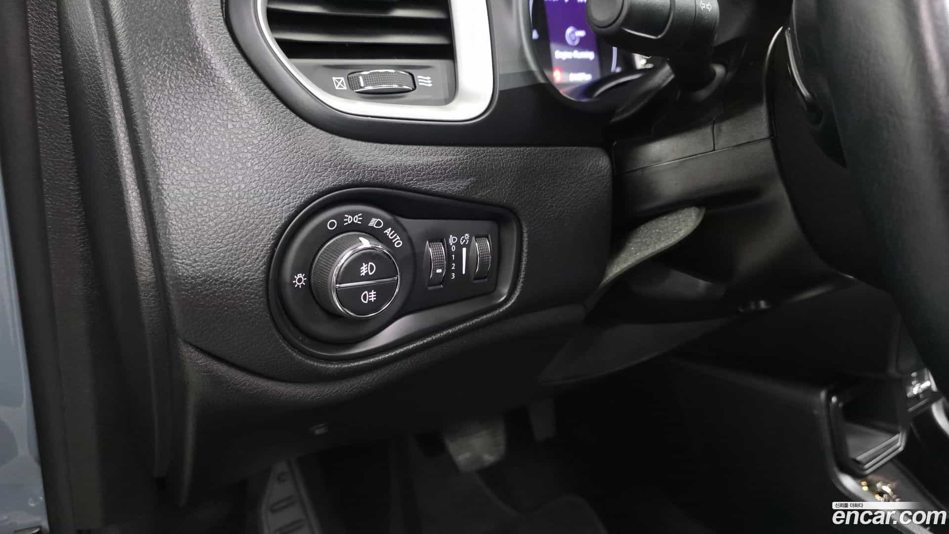 Renegade Jeep 2018.10-OPTION-023