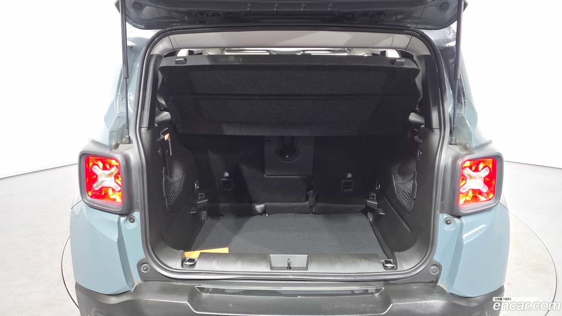 Renegade Jeep 2018.10-OPTION-024