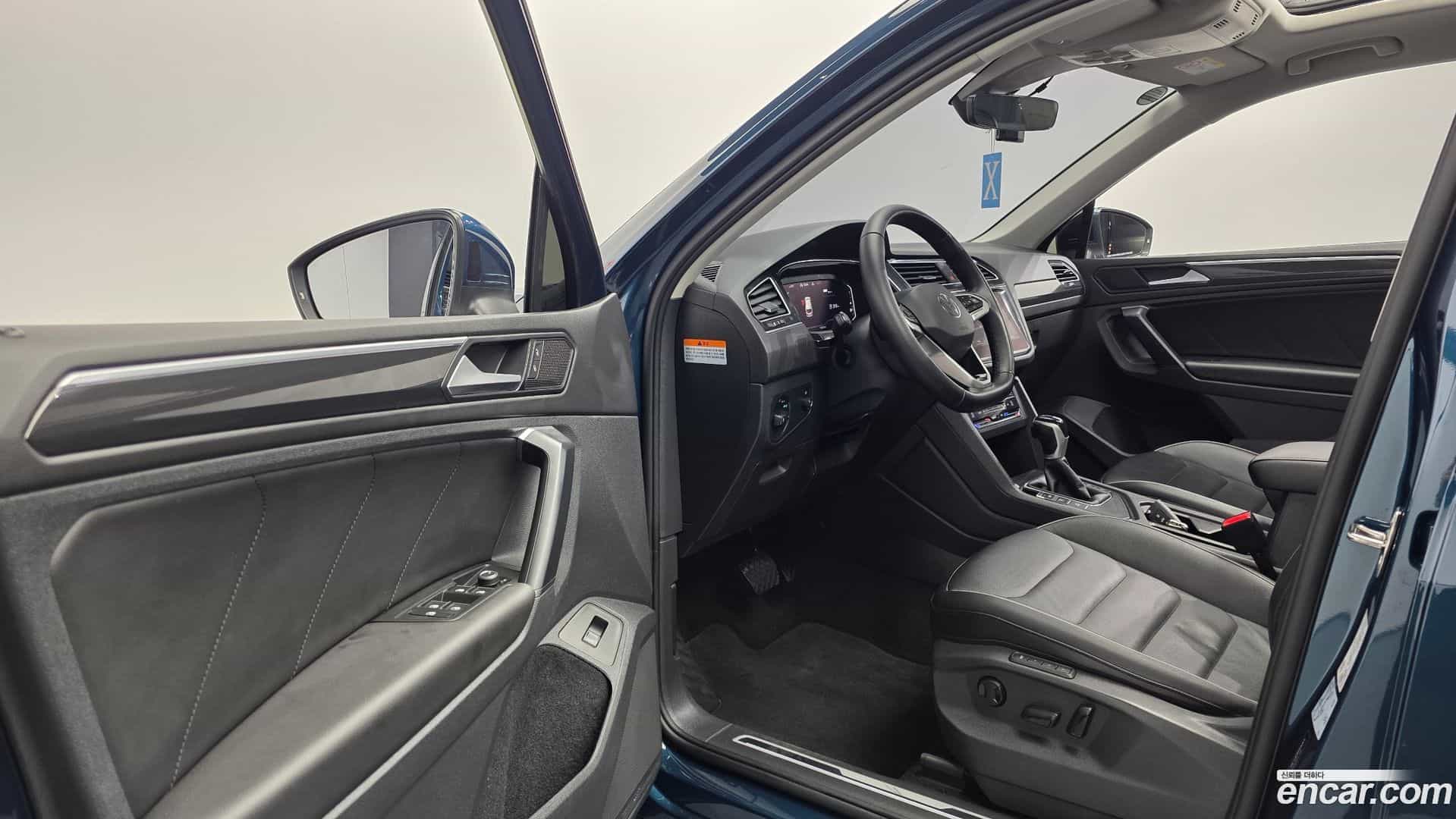 Tiguan Volkswagen 2022.11-INNER-010