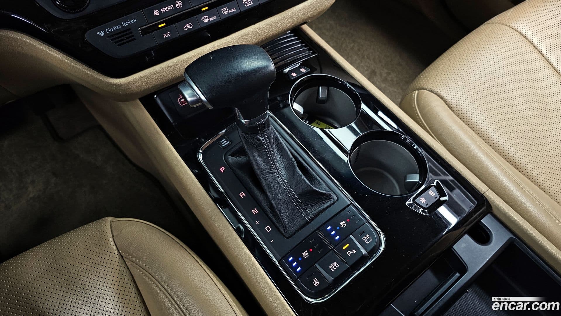 Main__Slider__Photo:Canival Kia 2016.8-8