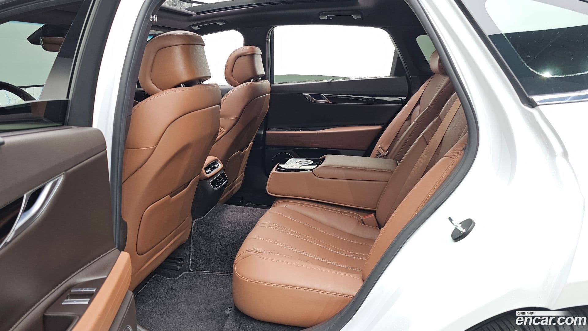 Main__Slider__Photo:G80 Genesis 2022.4-11