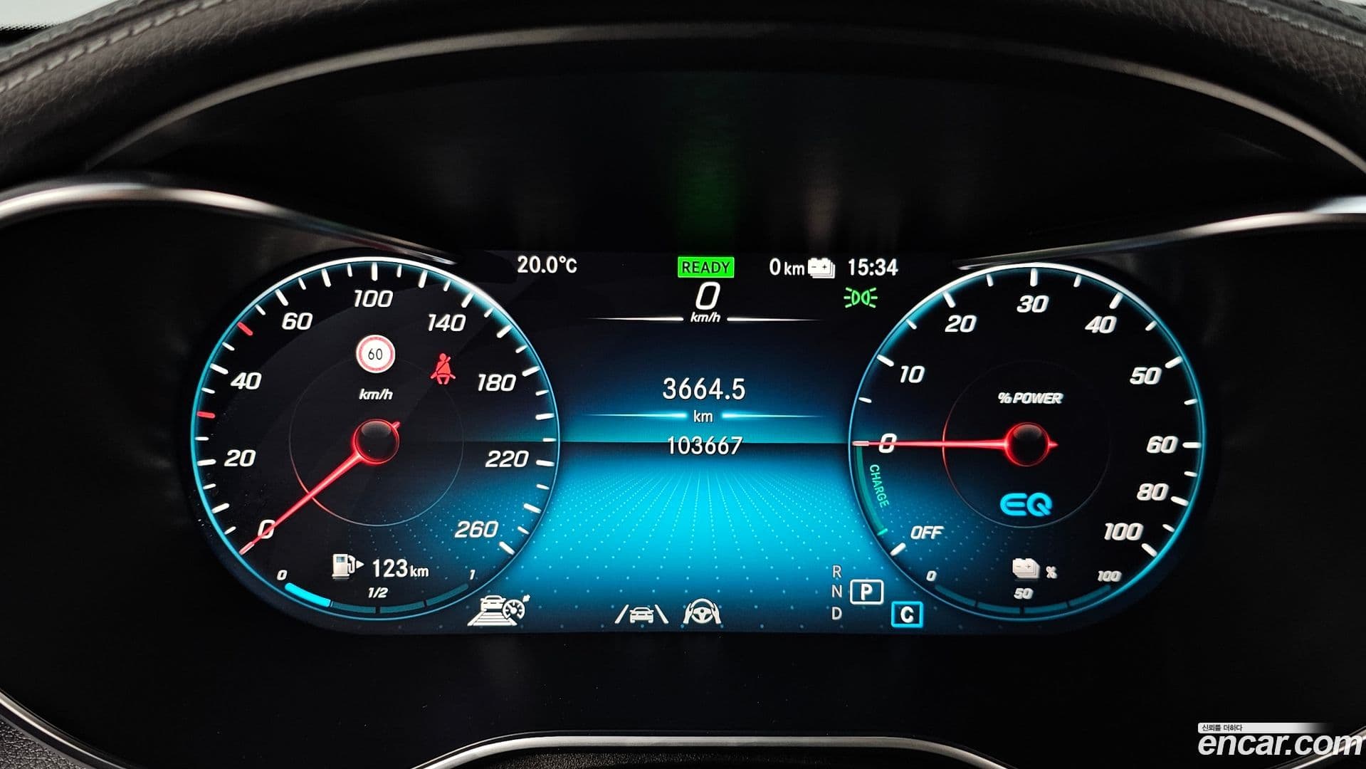 Main__Slider__Photo:GLC-Class Mercedes-Benz 2021.8-7