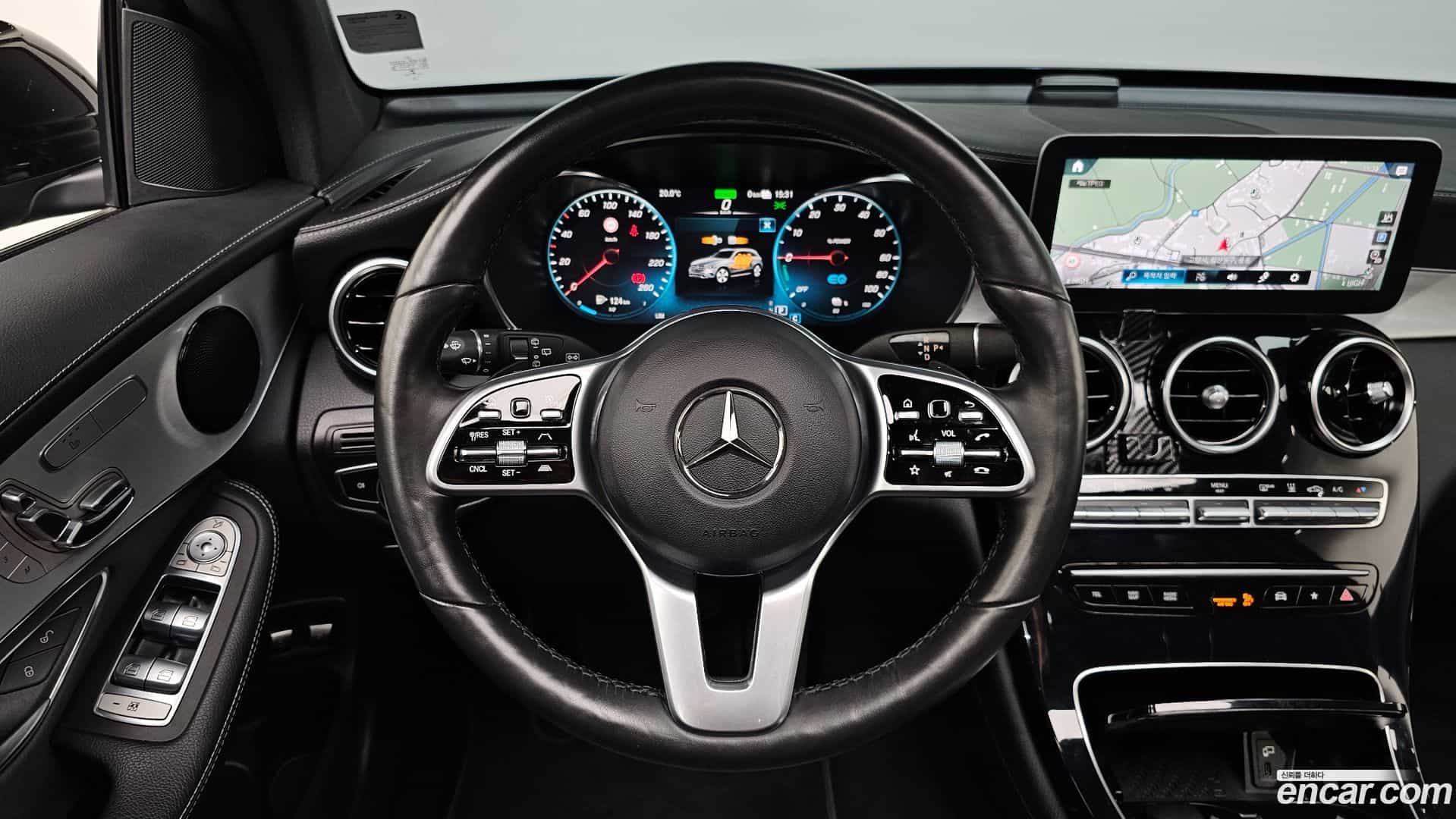 GLC-Class Mercedes-Benz 2021.8-OPTION-017