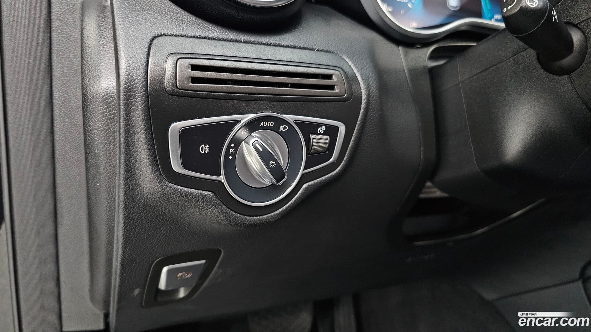 Main__Slider__Photo:GLC-Class Mercedes-Benz 2021.8-16