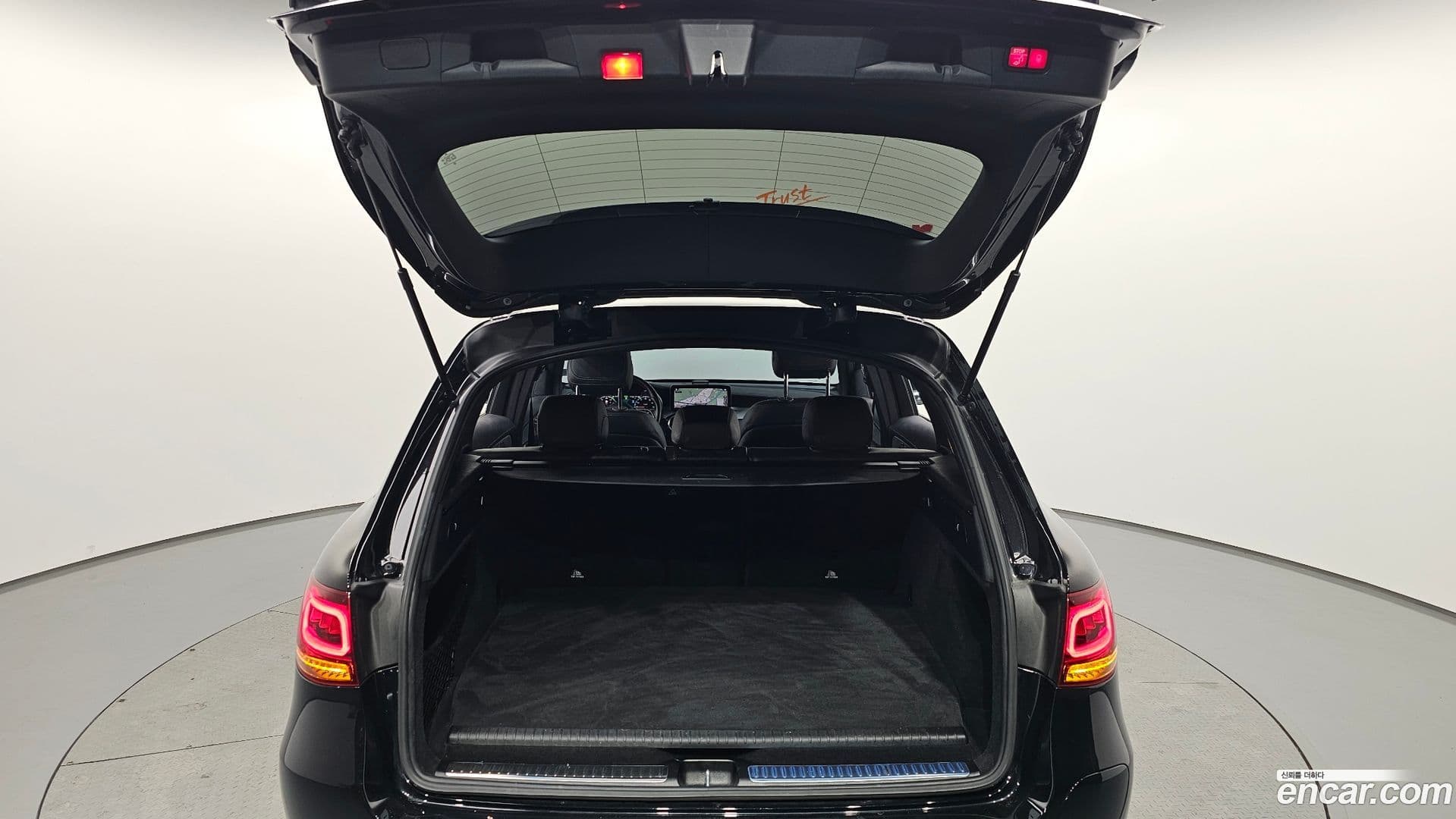 Main__Slider__Photo:GLC-Class Mercedes-Benz 2021.8-19