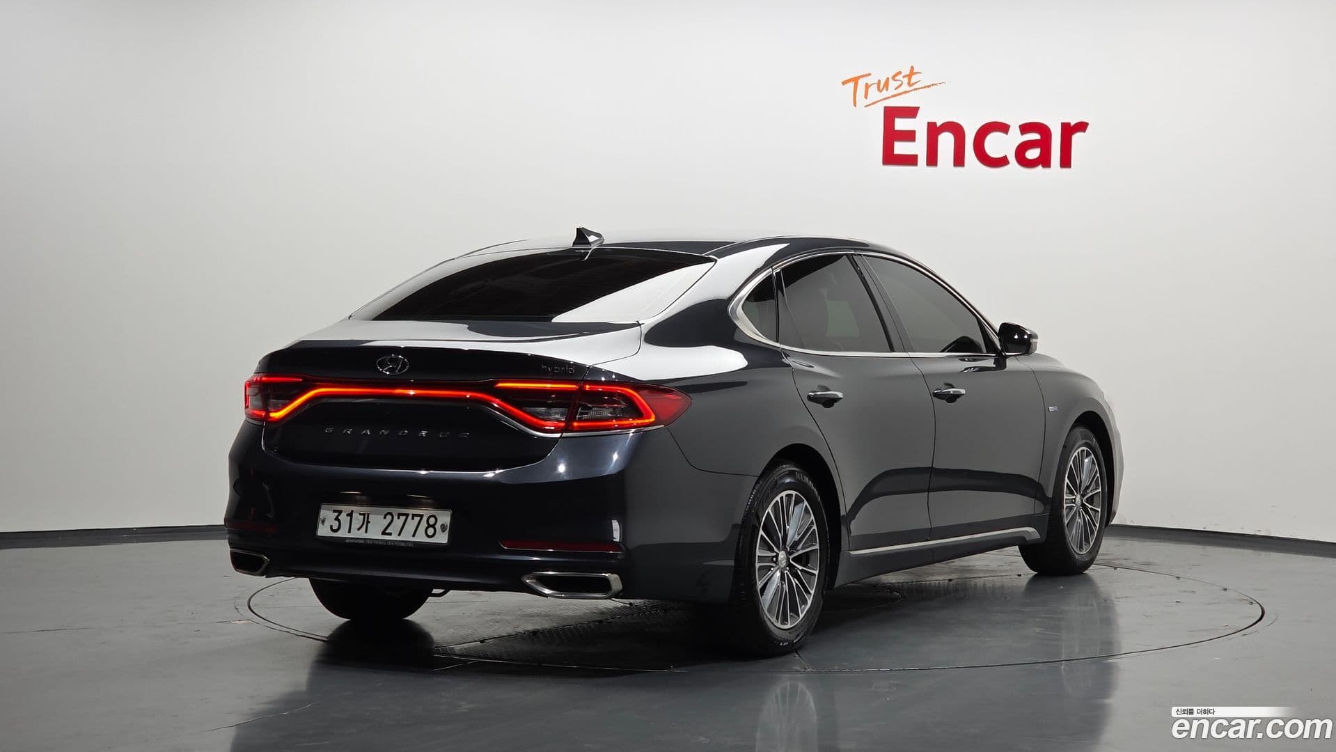 Main__Slider__Photo:Grandeur Hyundai 2018.11-1
