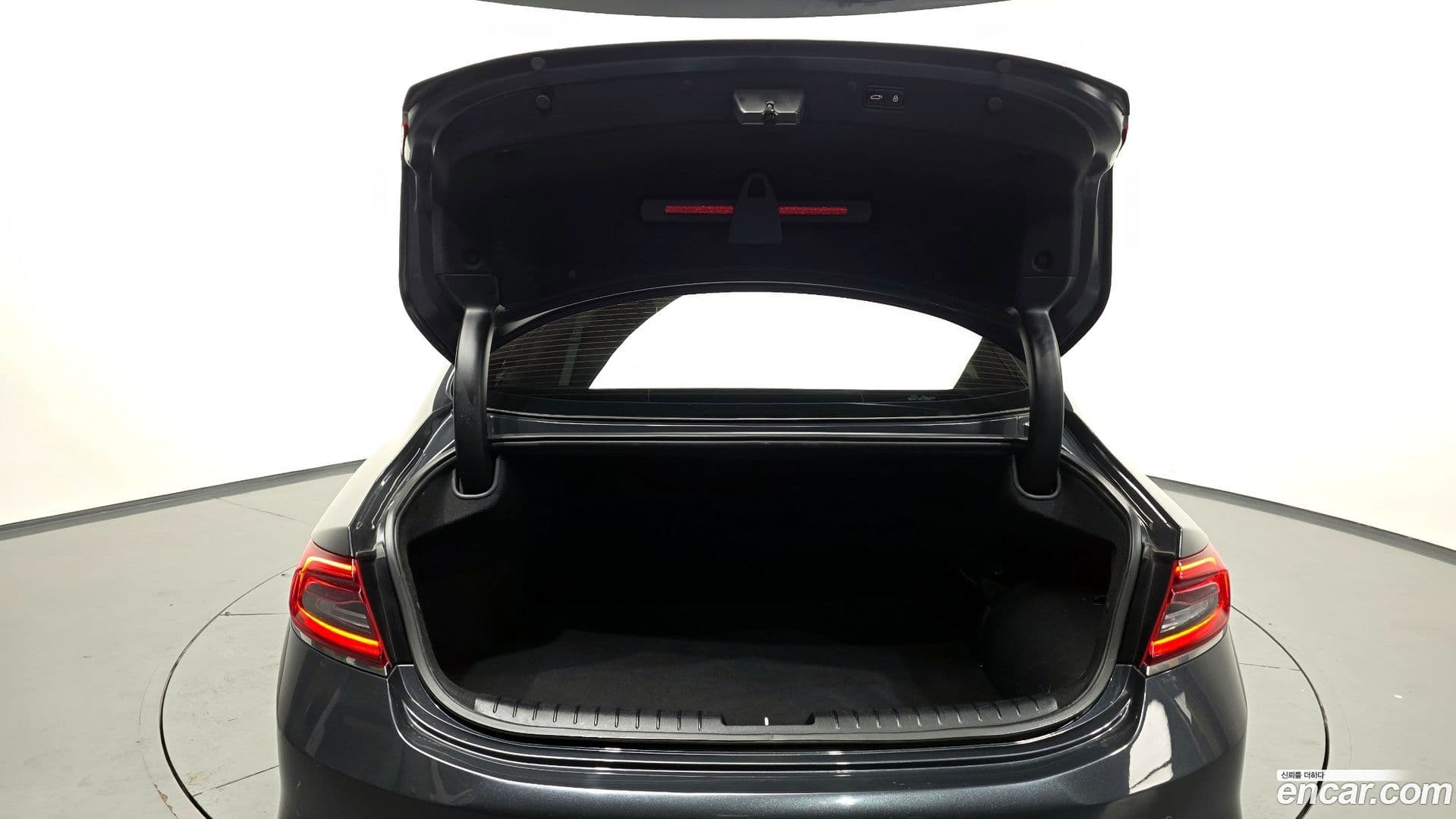 Main__Slider__Photo:Grandeur Hyundai 2018.11-19