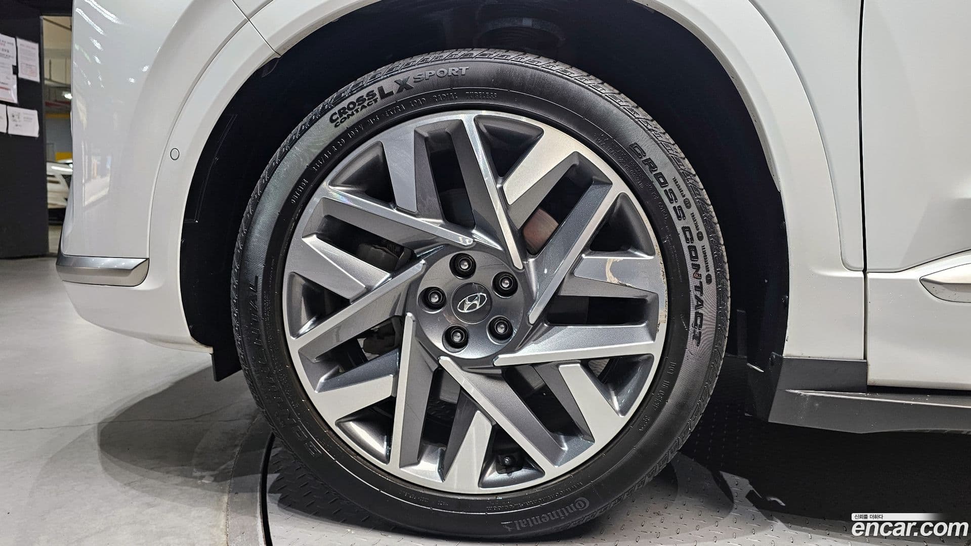 Main__Slider__Photo:Santafe Hyundai 2023.4-4