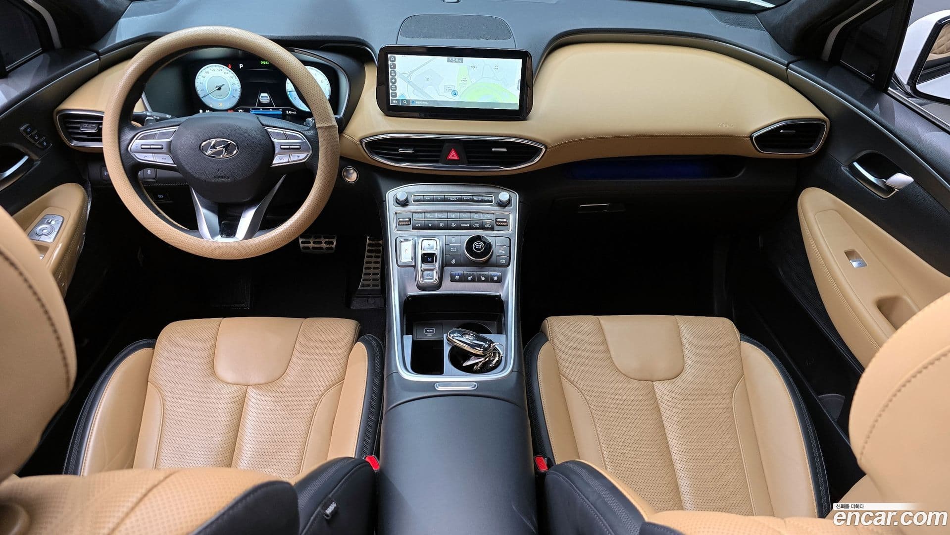 Main__Slider__Photo:Santafe Hyundai 2023.4-6