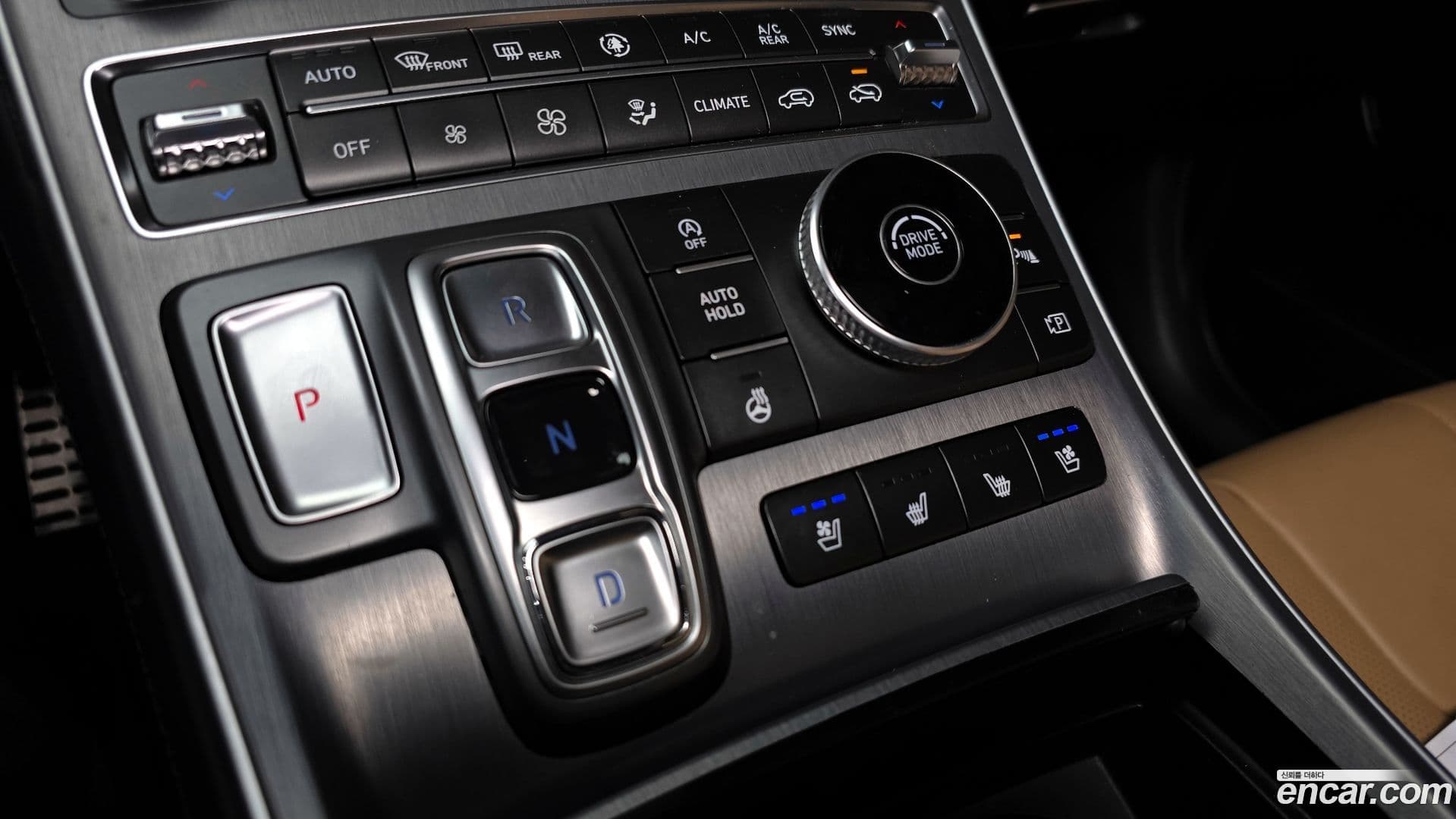 Main__Slider__Photo:Santafe Hyundai 2023.4-8