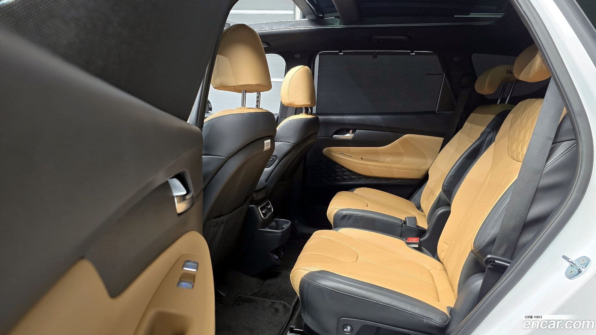 Main__Slider__Photo:Santafe Hyundai 2023.4-12