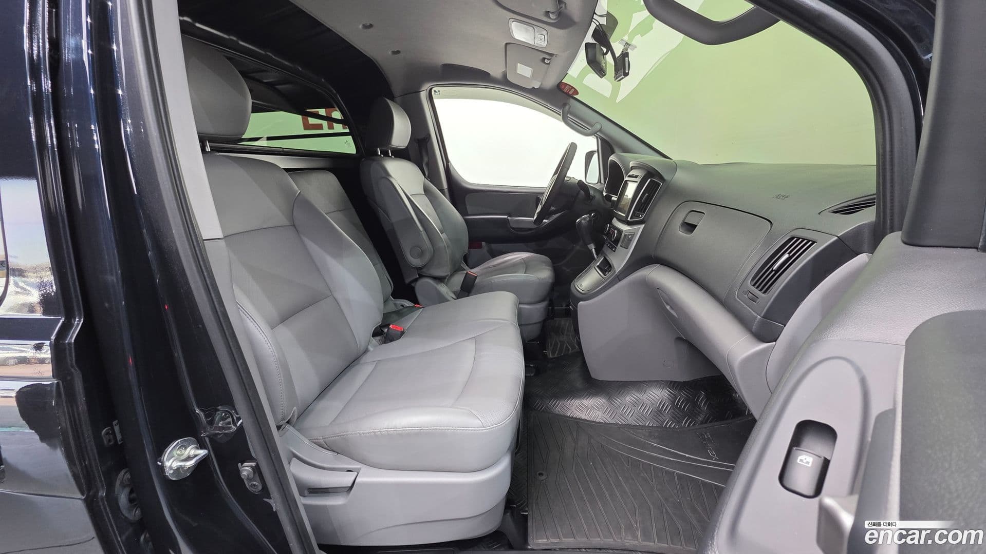 Main__Slider__Photo:Starex Hyundai 2019.6-9