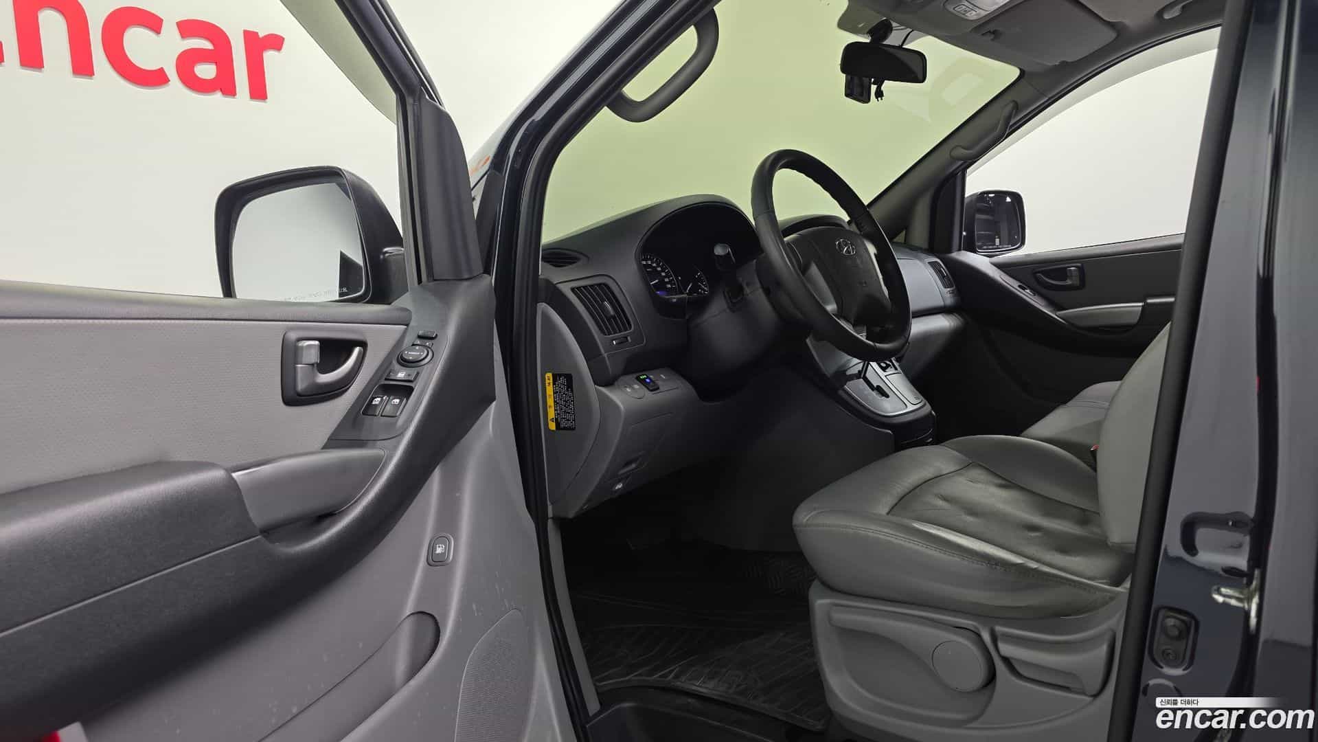 Starex Hyundai 2019.6-OPTION-015