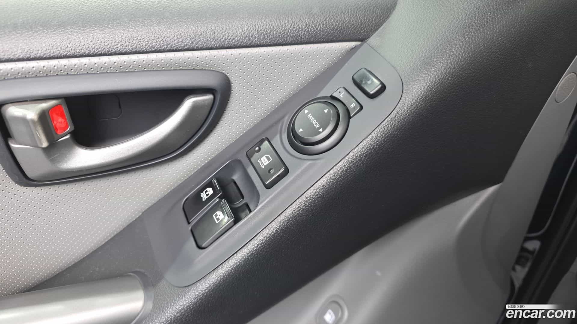 Starex Hyundai 2019.6-OPTION-016