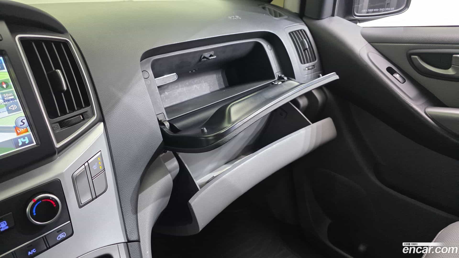 Starex Hyundai 2019.6-OPTION-021