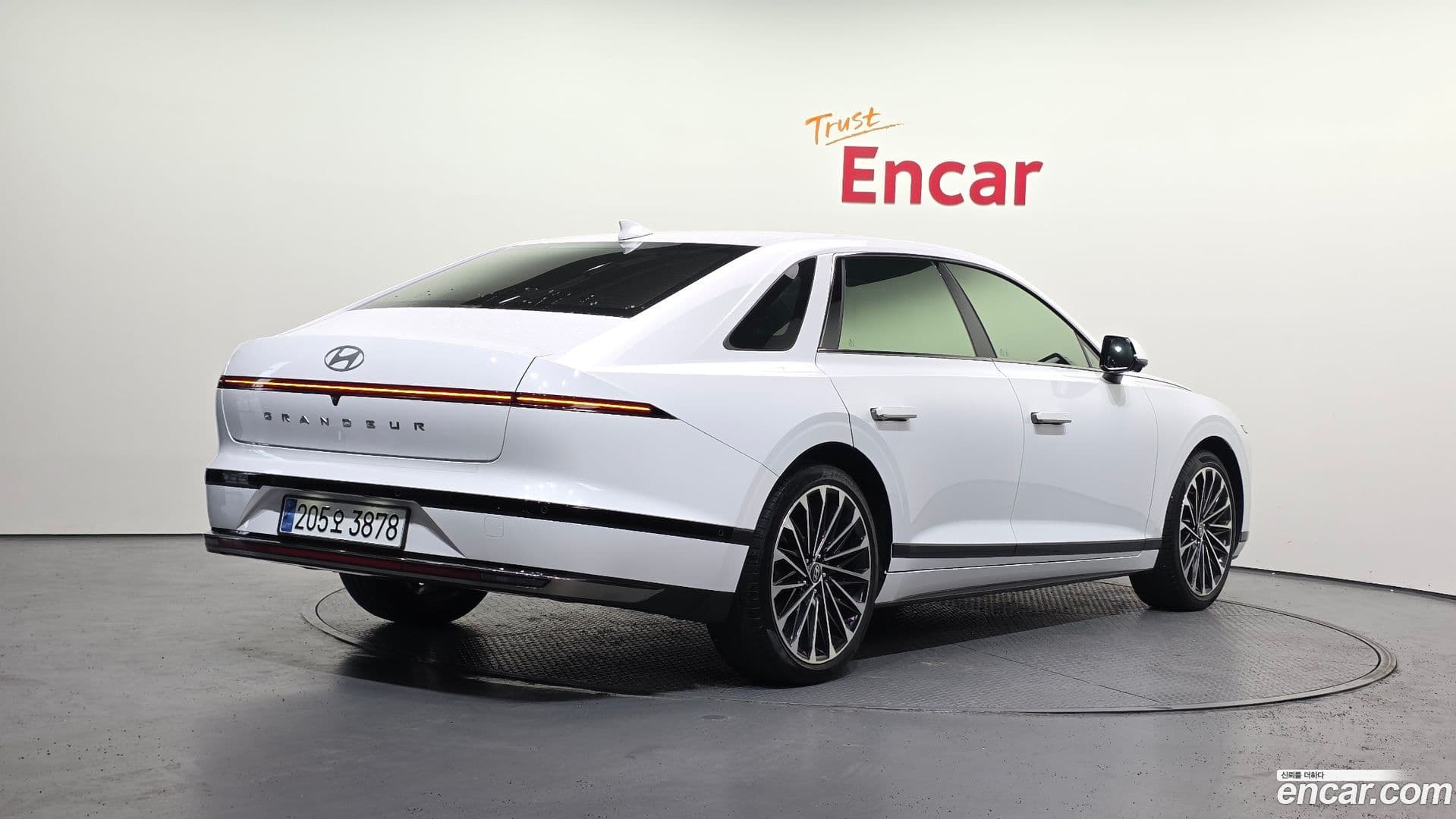 Main__Slider__Photo:Grandeur Hyundai 2024.2-1
