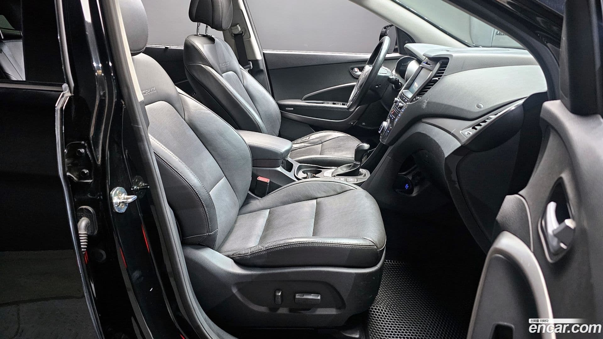 Main__Slider__Photo:Maxcruz Hyundai 2016.6-10