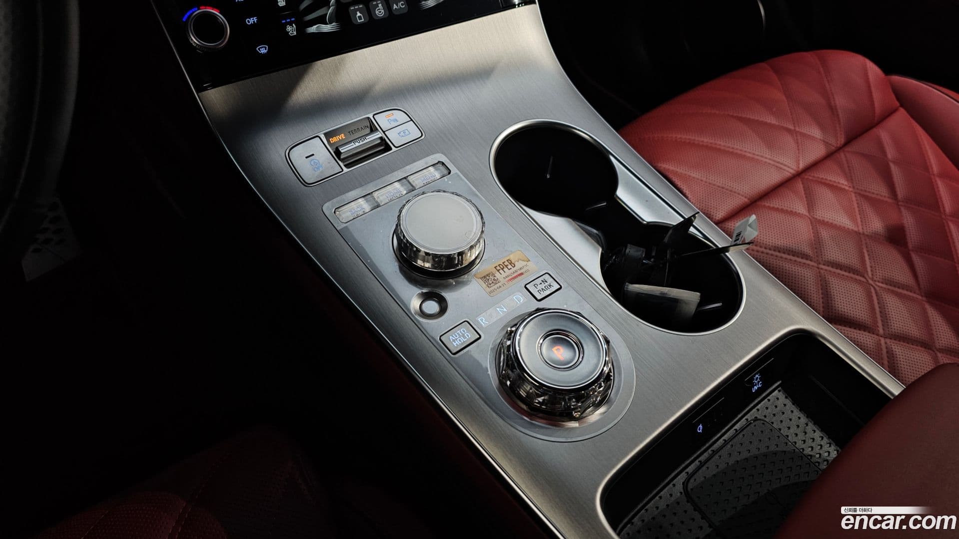 Main__Slider__Photo:GV70 Genesis 2025.4-8