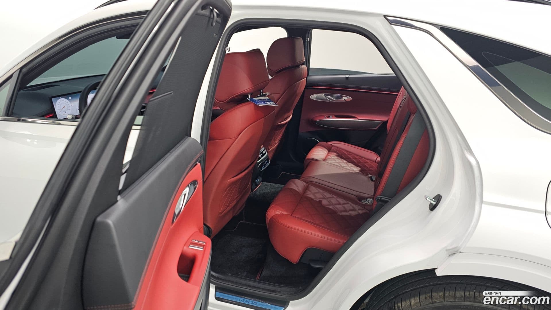 Main__Slider__Photo:GV70 Genesis 2025.4-12