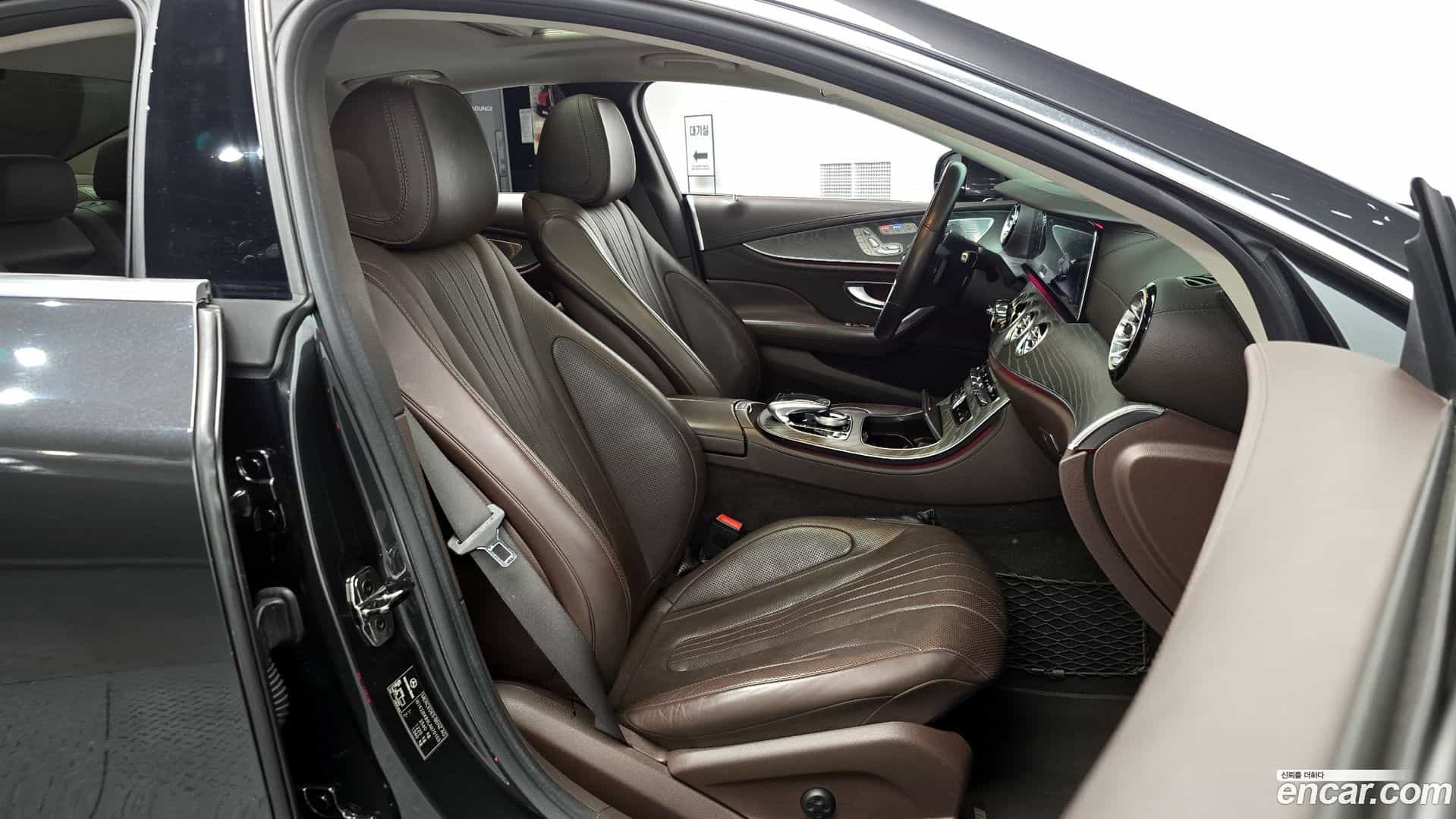 CLS-Class Mercedes-Benz 2020.4-INNER-010