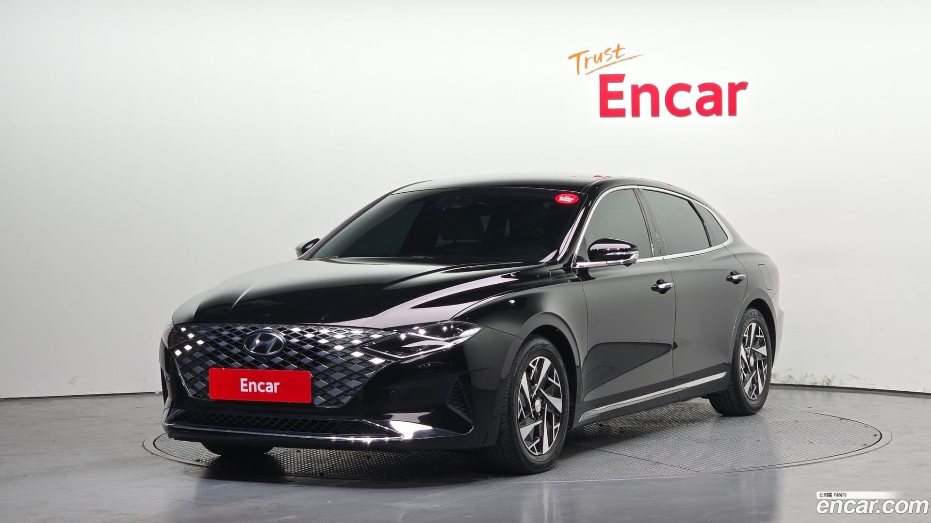 Main__Slider__Photo:Grandeur Hyundai 2022.1-0