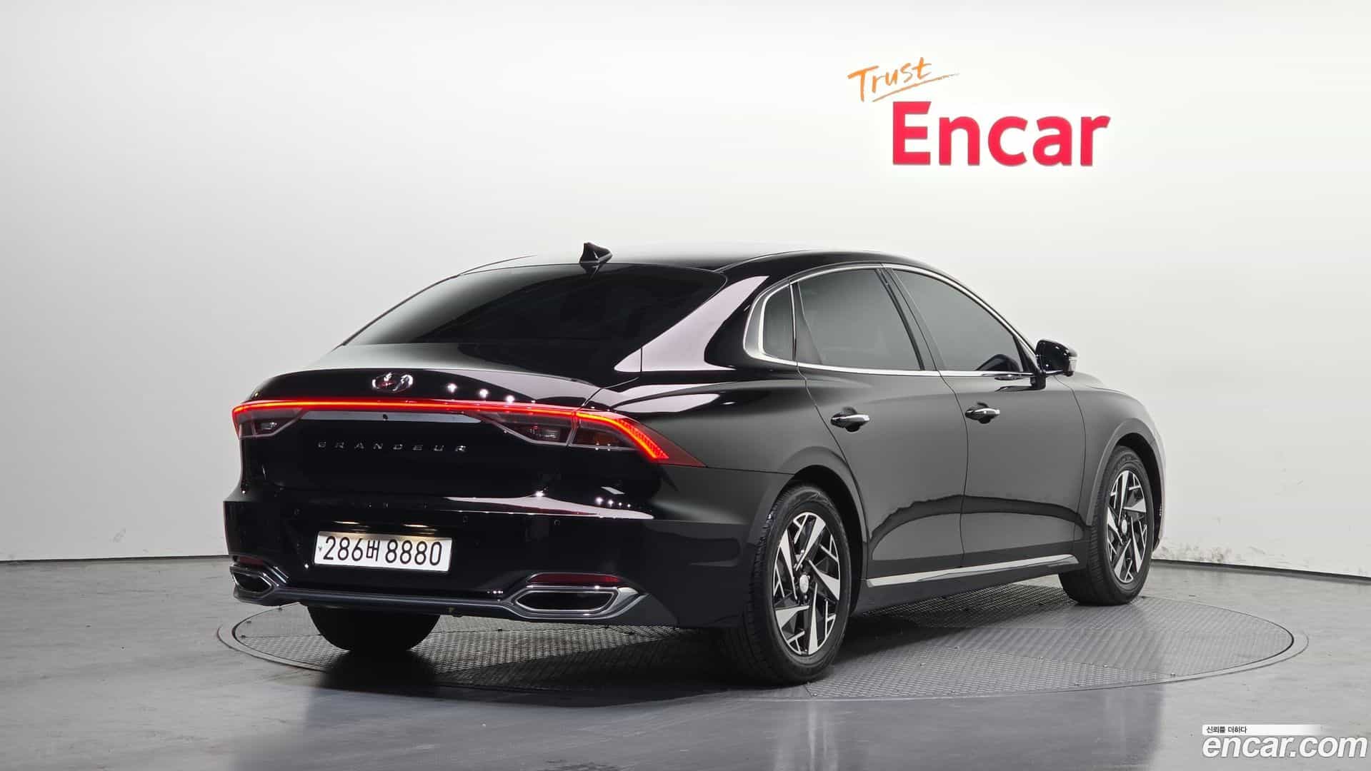 Grandeur Hyundai 2022.1-OUTER-002