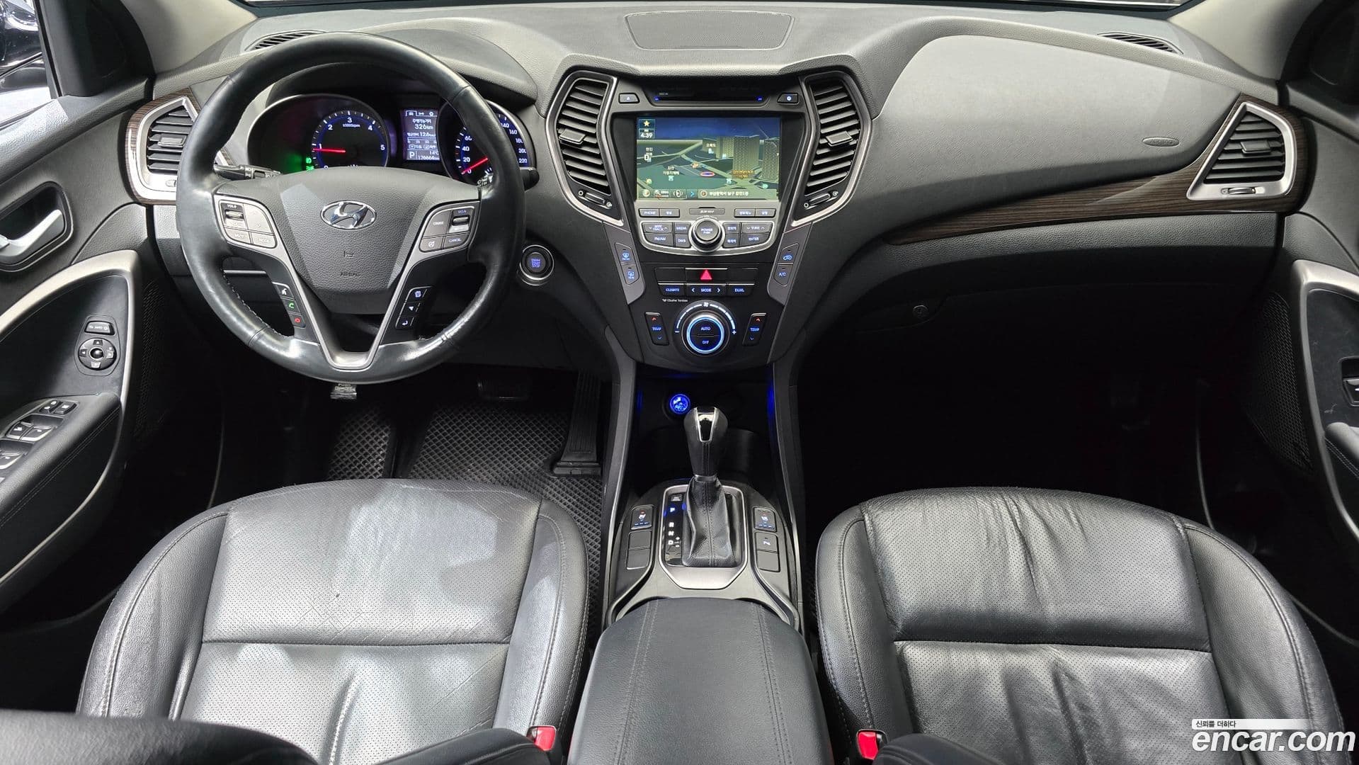 Main__Slider__Photo:Santafe Hyundai 2013.10-6