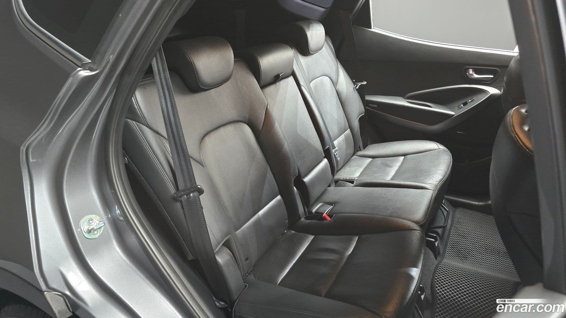 Main__Slider__Photo:Santafe Hyundai 2013.10-11