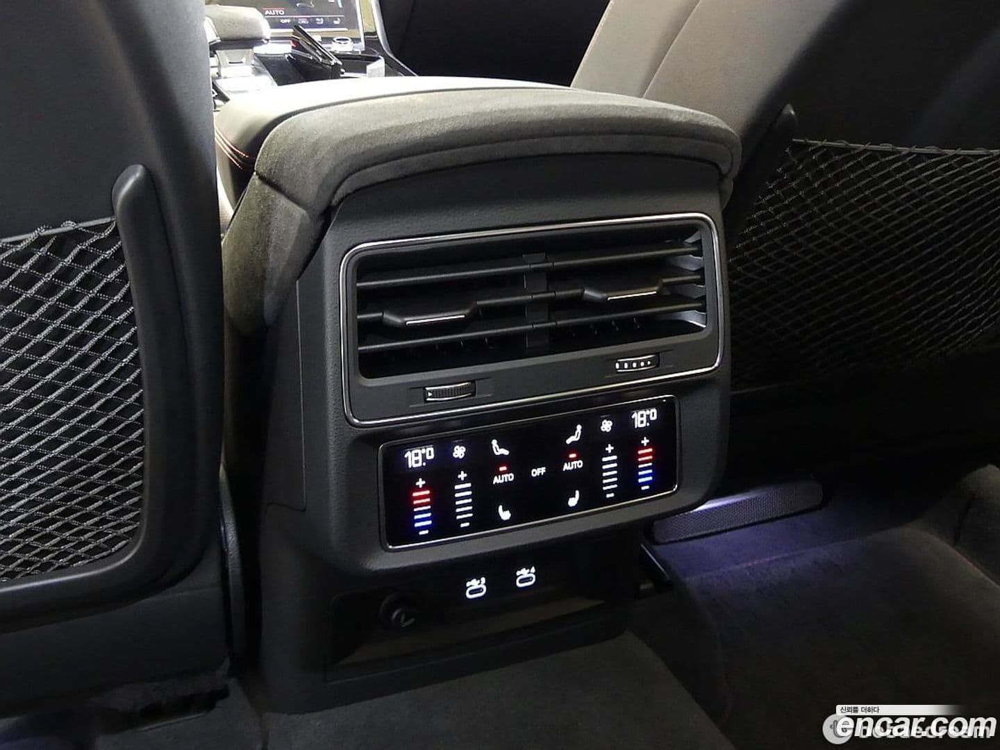 Main__Slider__Photo:RSQ8 Audi 2021.7-14