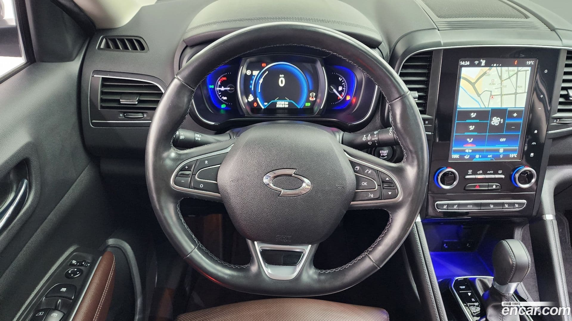 Main__Slider__Photo:QM6 Renault-KoreaSamsung 2019.5-12