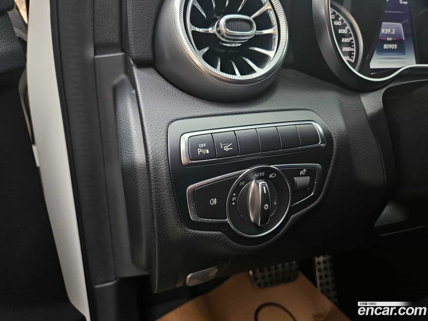 C-Class Mercedes-Benz 2017.3-OPTION-021