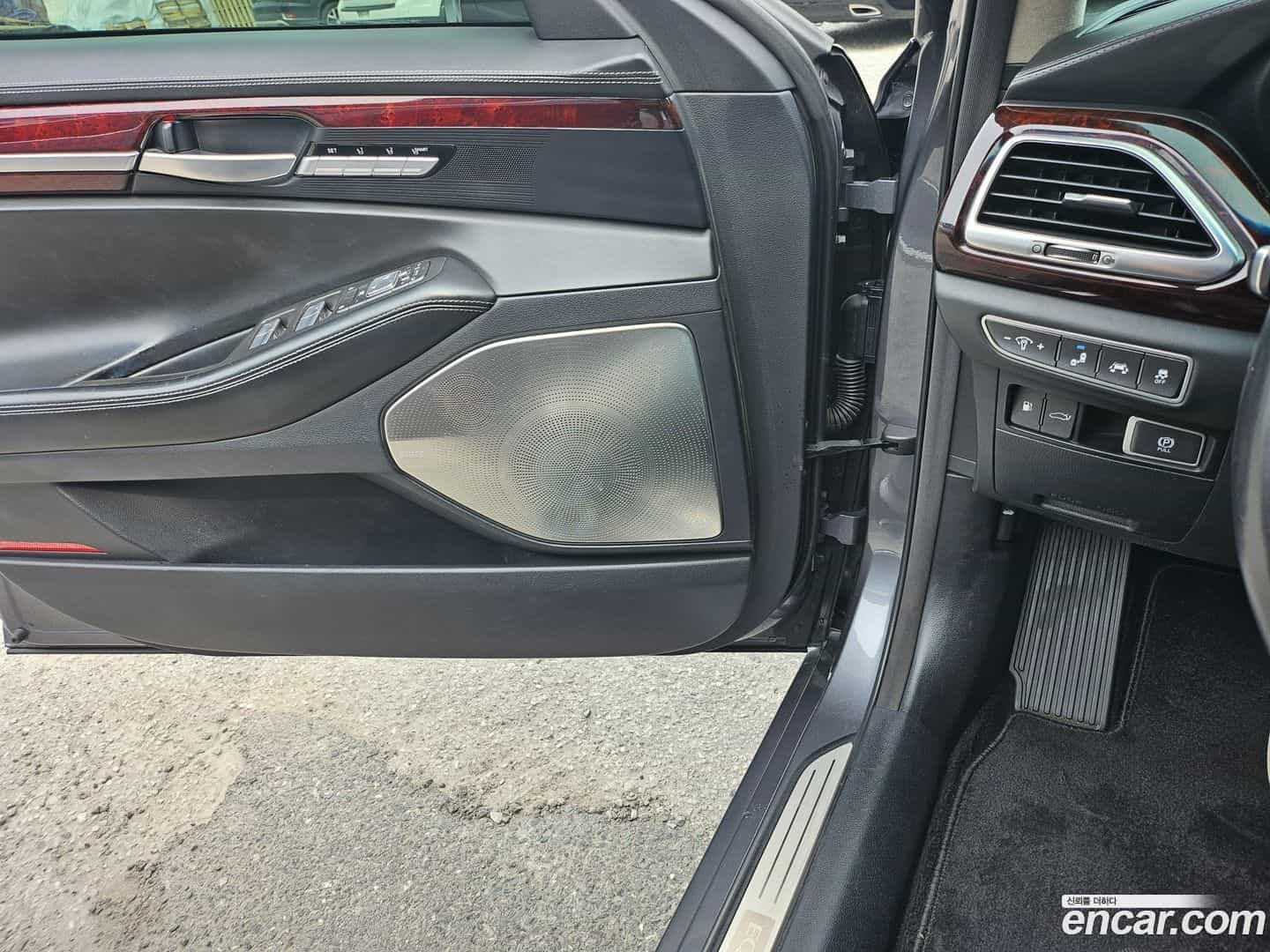 EQ900 Genesis 2016.5-OPTION-018