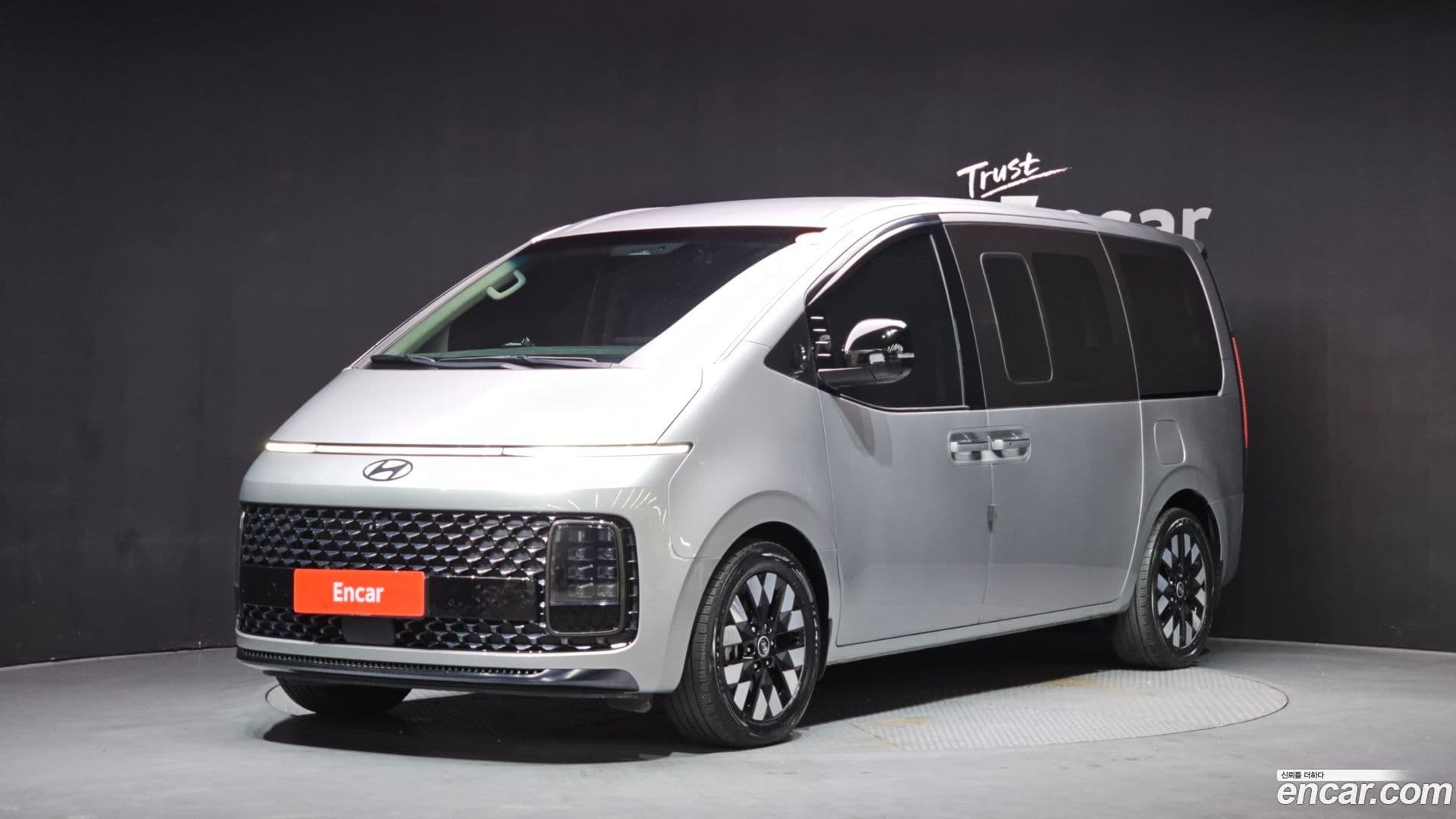 Main__Slider__Photo:Staria Hyundai 2024.4-0