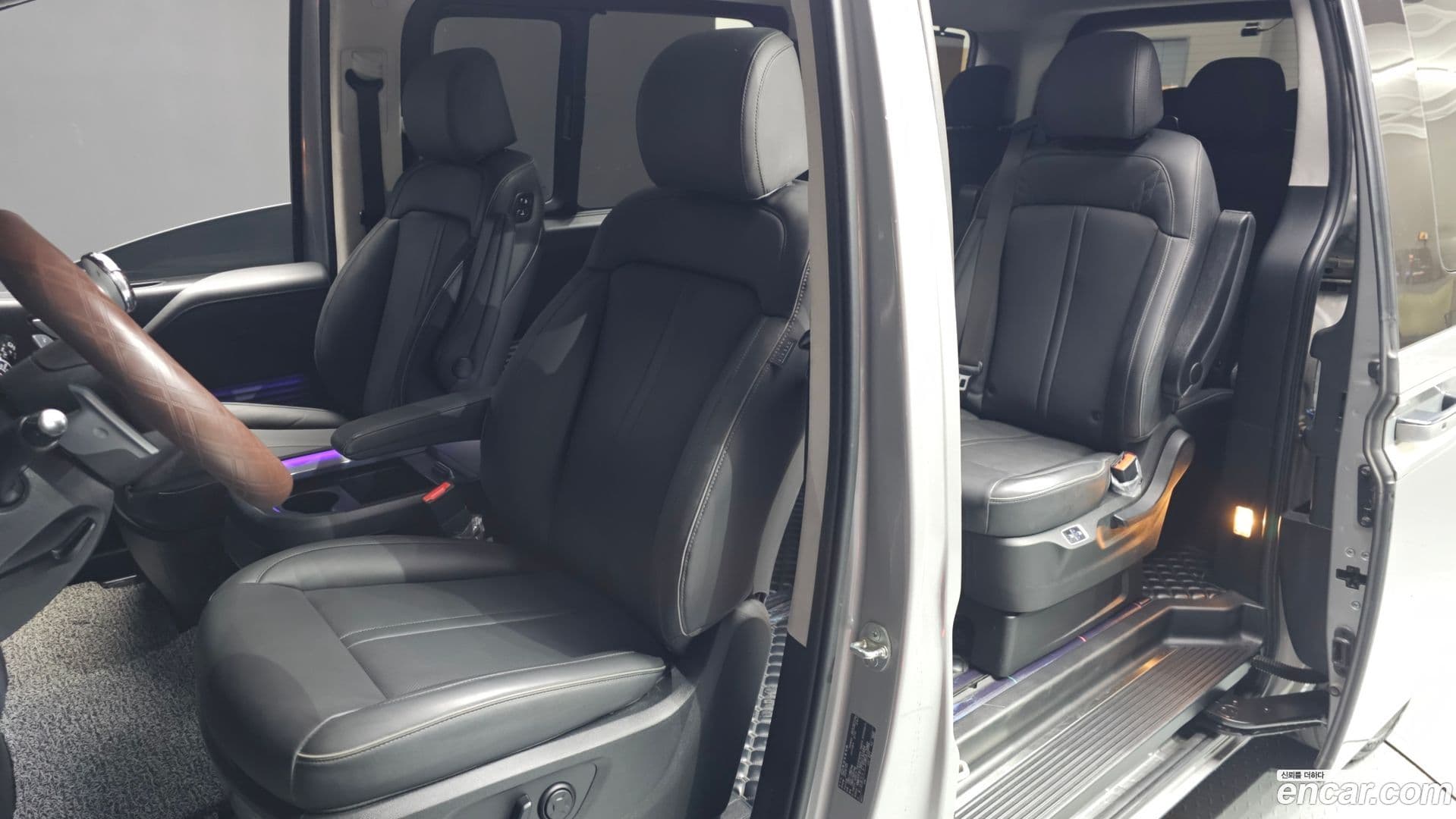 Main__Slider__Photo:Staria Hyundai 2024.4-11