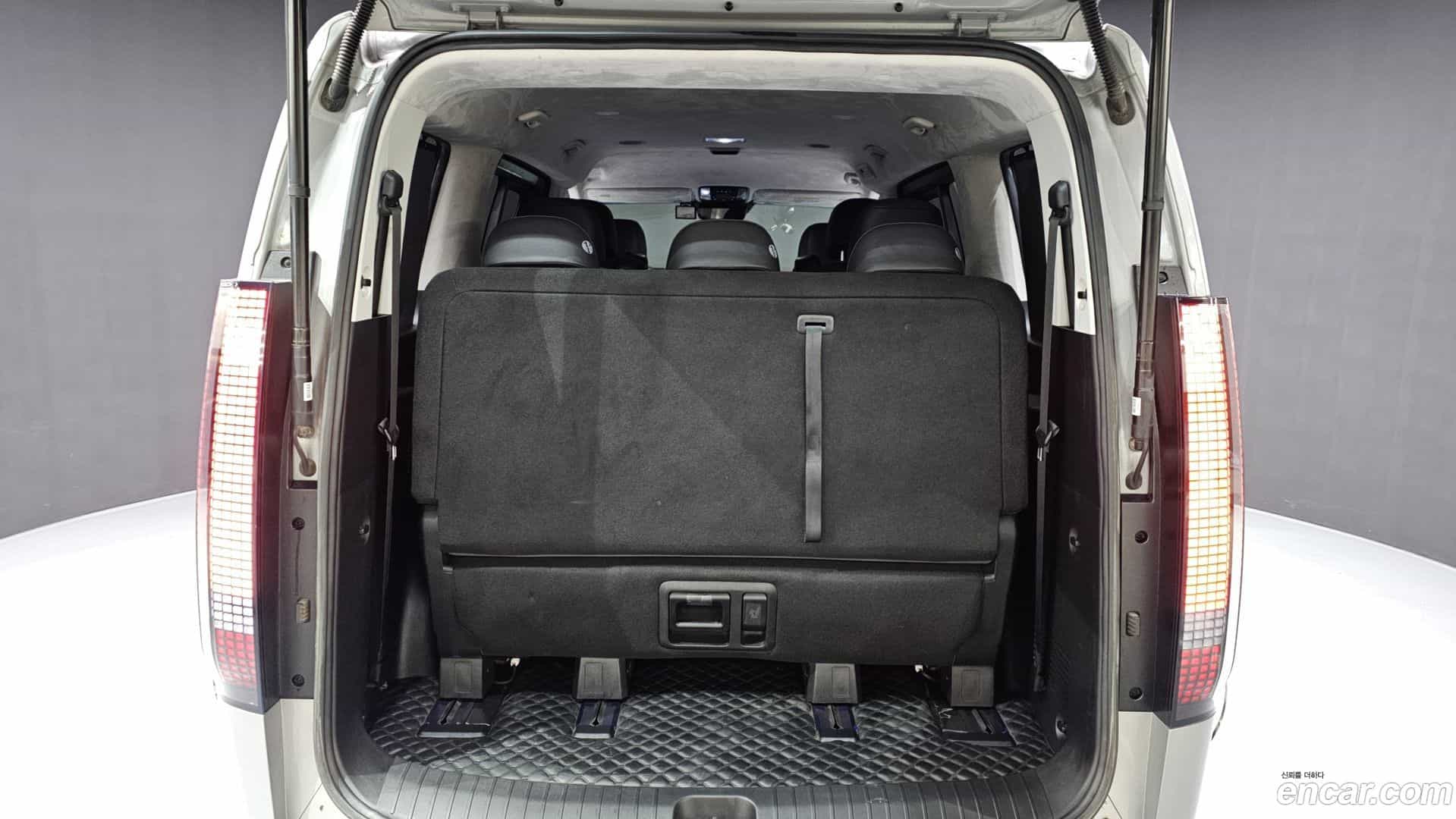 Staria Hyundai 2024.4-OPTION-024