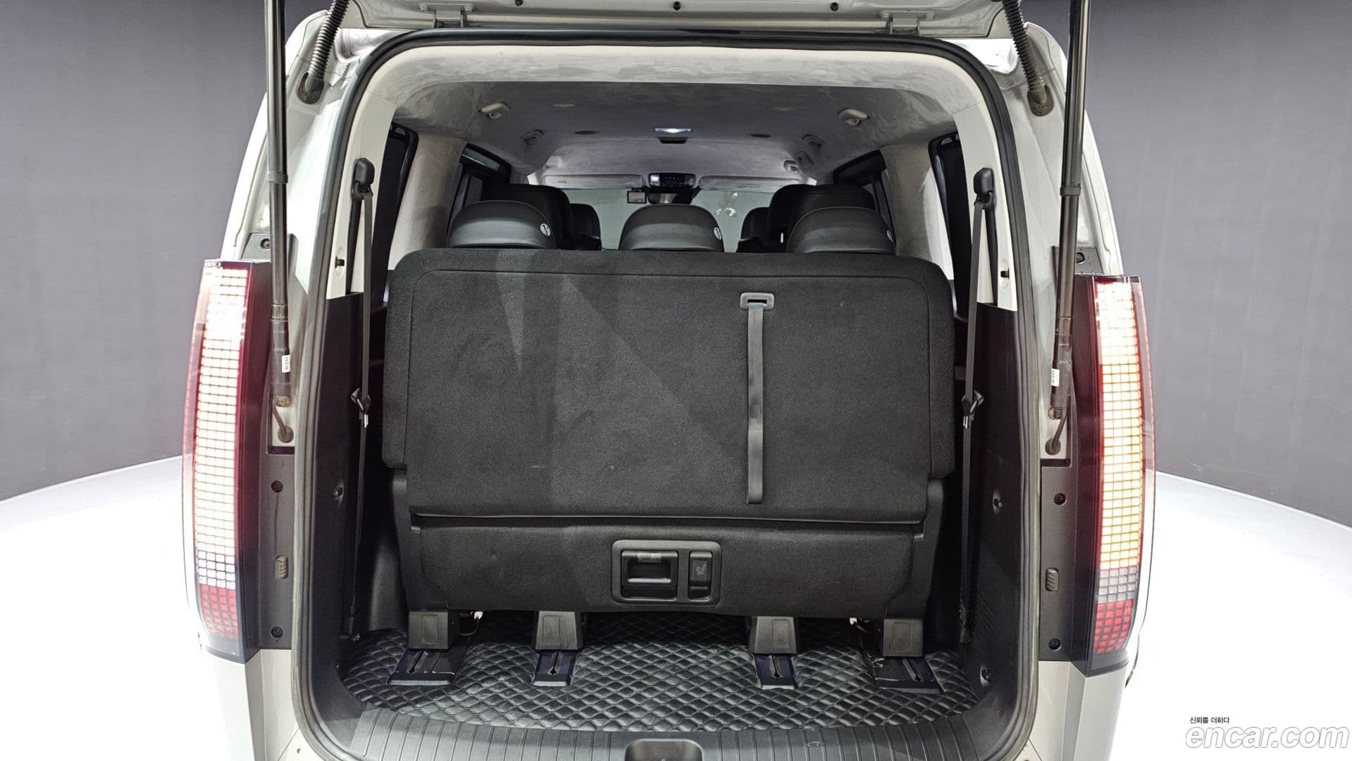 Main__Slider__Photo:Staria Hyundai 2024.4-19