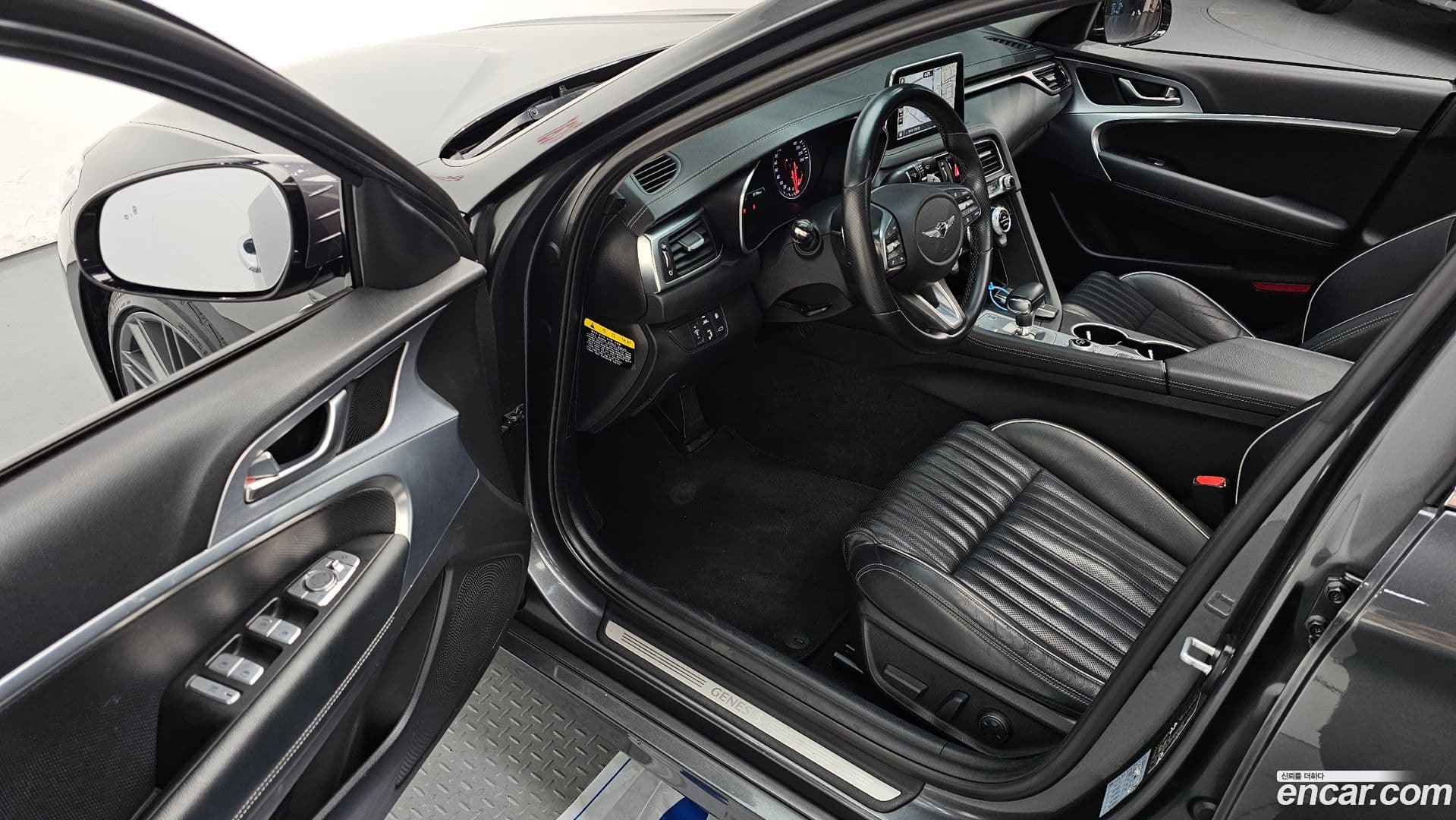 Main__Slider__Photo:G70 Genesis 2017.8-10