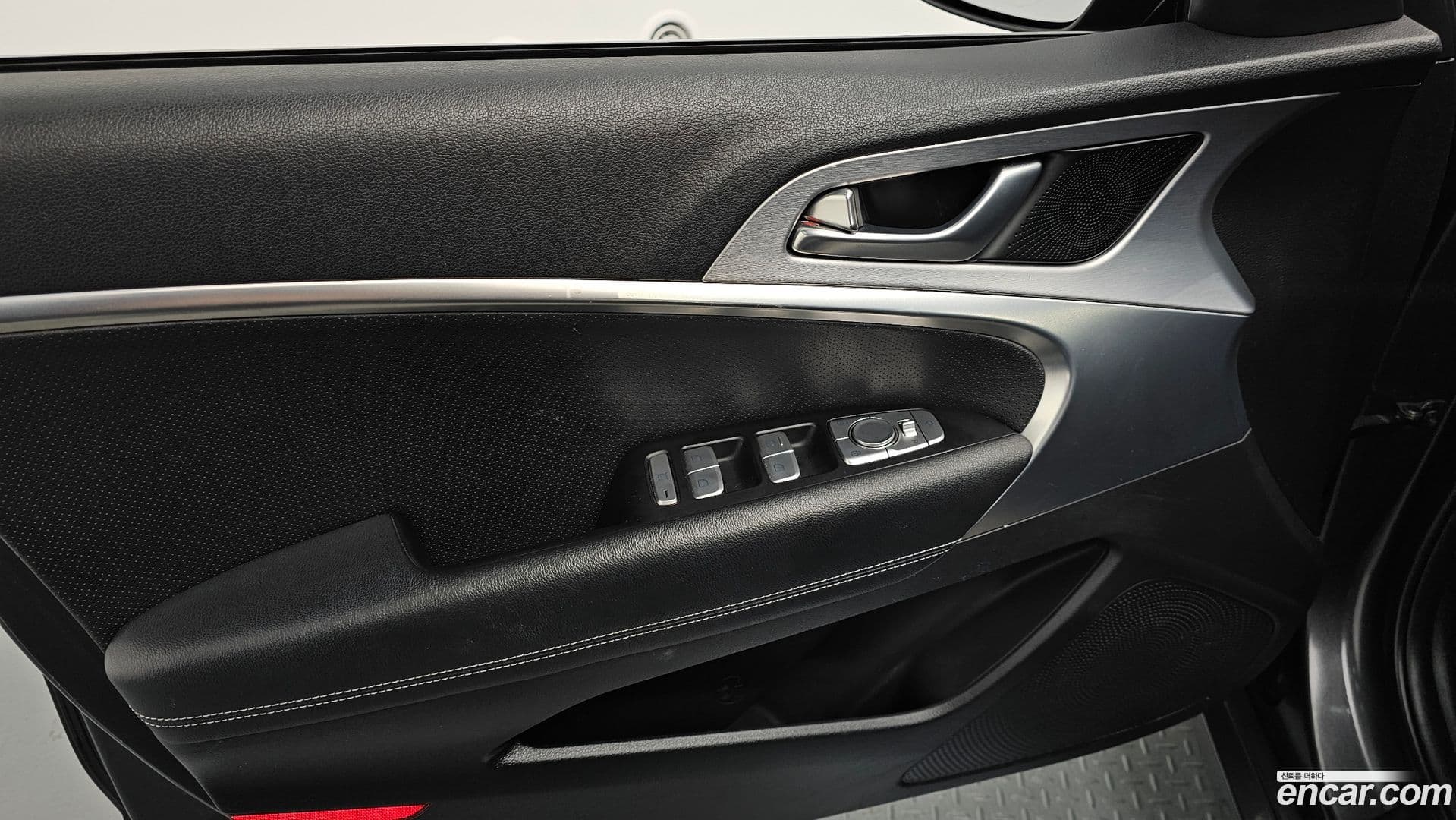 Main__Slider__Photo:G70 Genesis 2017.8-17