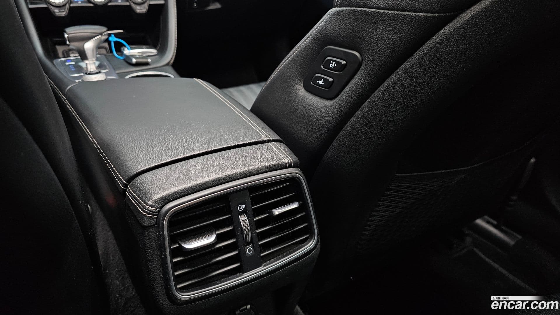 Main__Slider__Photo:G70 Genesis 2017.8-18