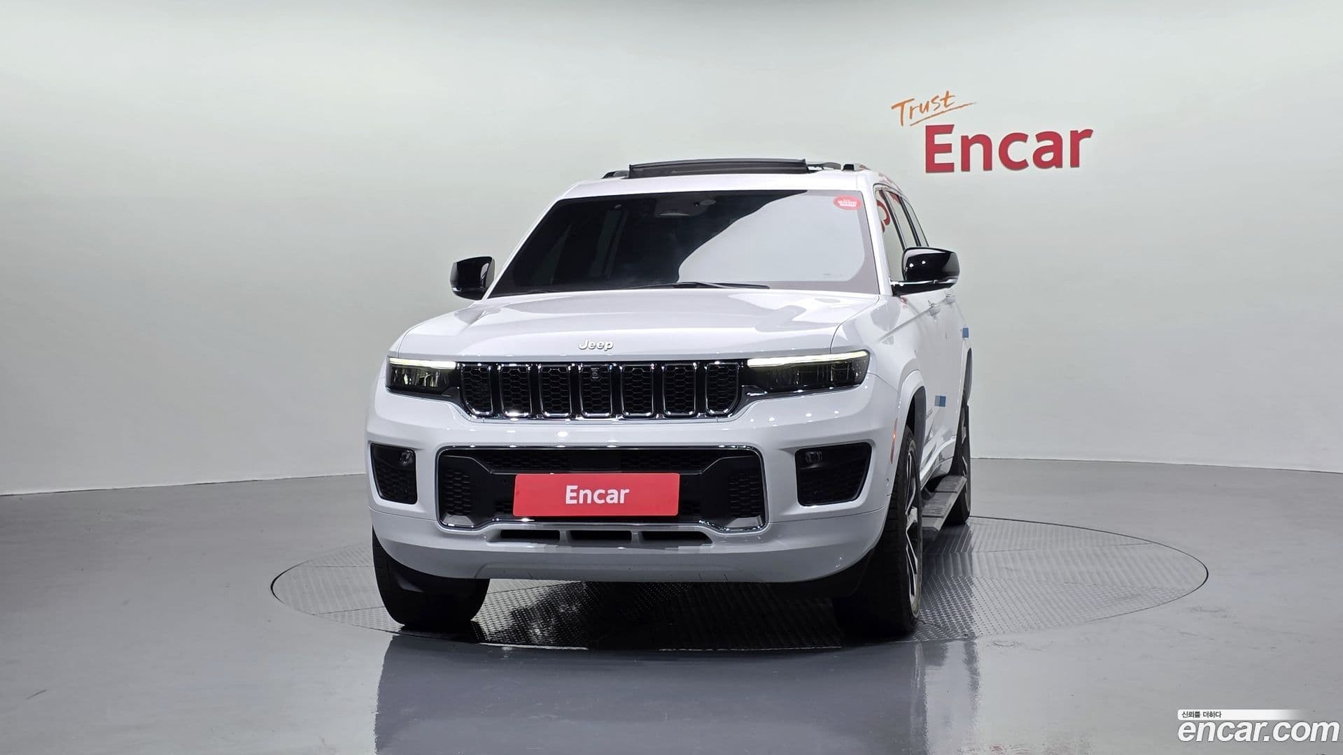 Main__Slider__Photo:Cherokee Jeep 2022.11-2