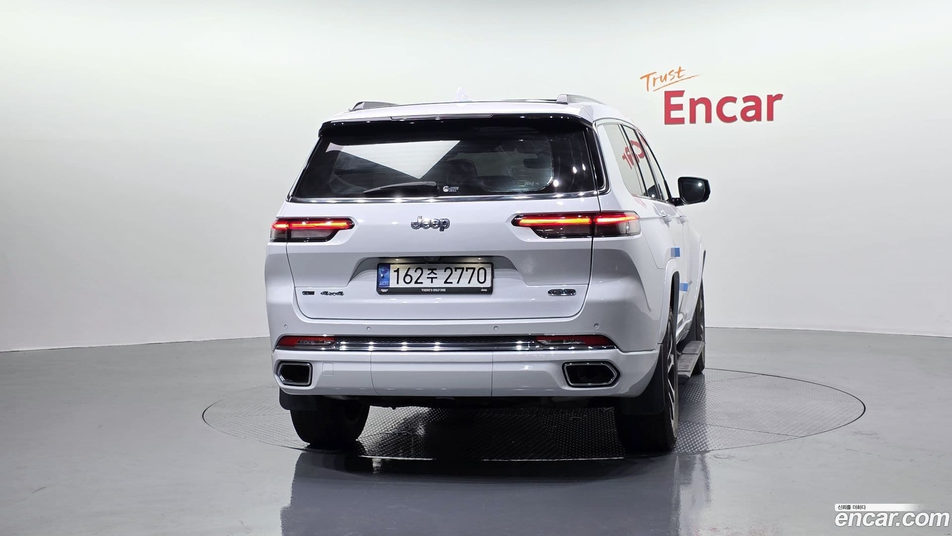 Main__Slider__Photo:Cherokee Jeep 2022.11-3