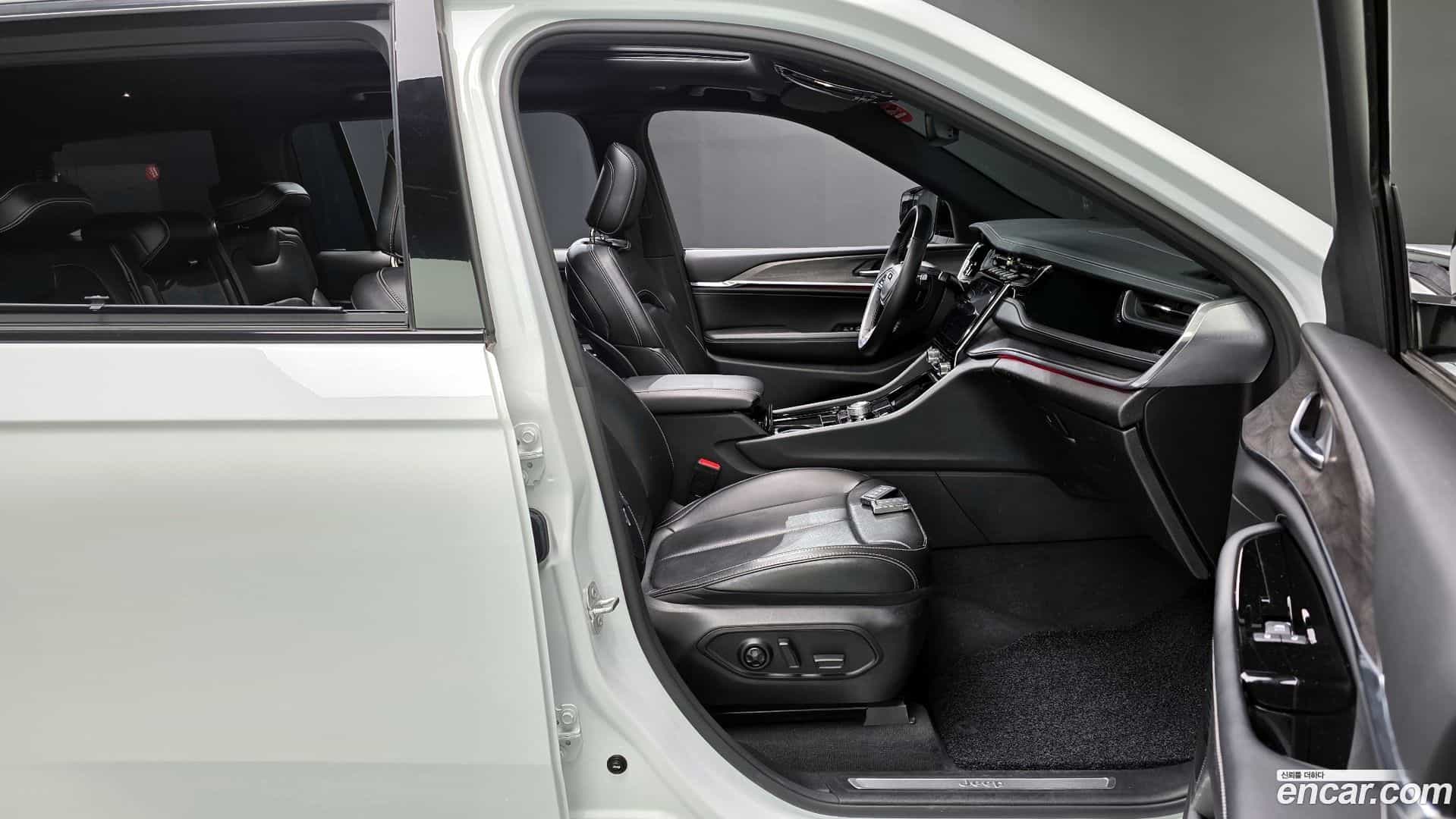 Cherokee Jeep 2022.11-INNER-010