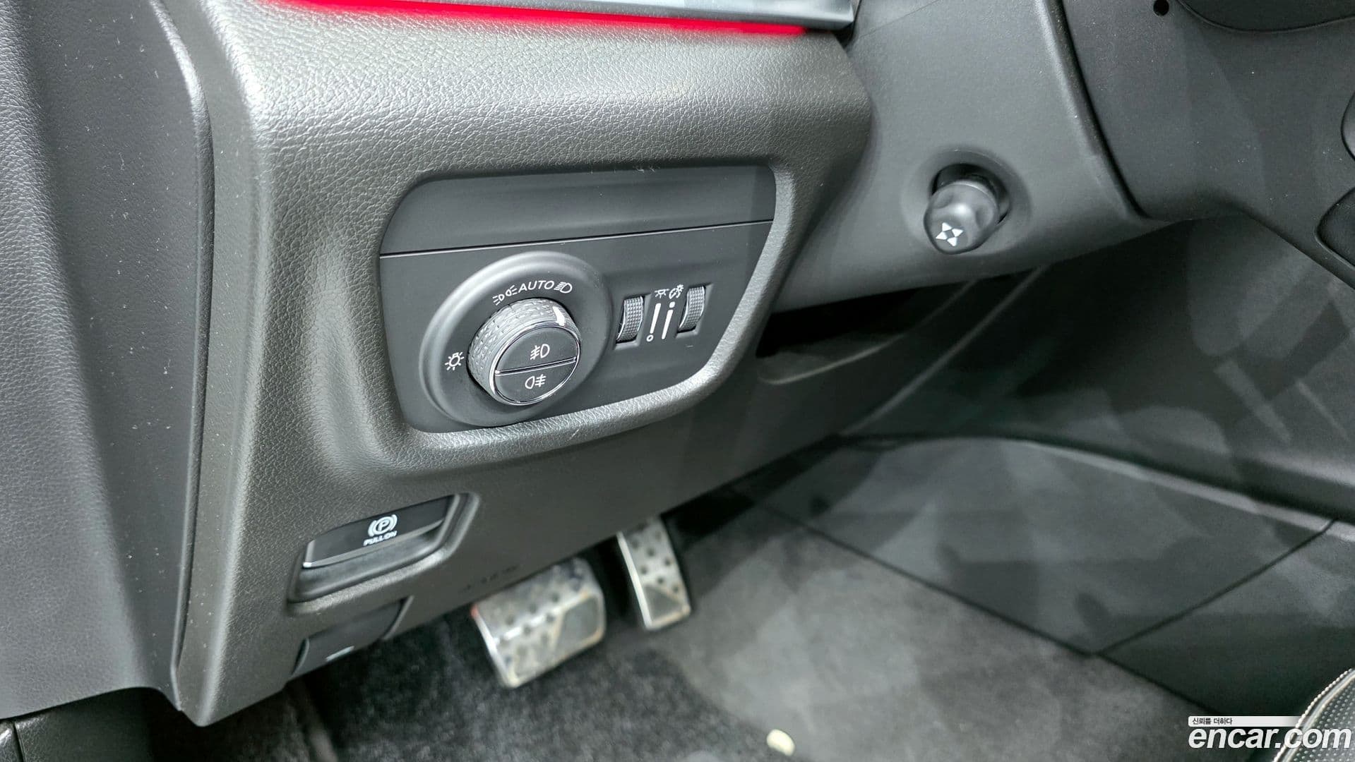 Main__Slider__Photo:Cherokee Jeep 2022.11-15